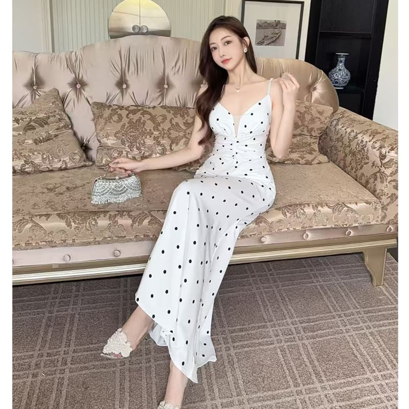 프랑스식 자이언트 잘 생긴 검정색 도트 무늬 슬립 여성 드레스 여름 고급 센스 몸매 가꾸기 슬림해 보이는 휴가 바람 슬립 롱 스커트 상세 이미지 6