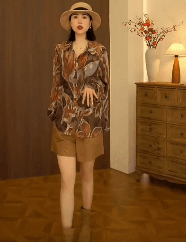 레트로 프린트 긴팔 여성 셔츠 폴로 칼라 슬림해 보이는 품격 셔츠 상세 이미지 5
