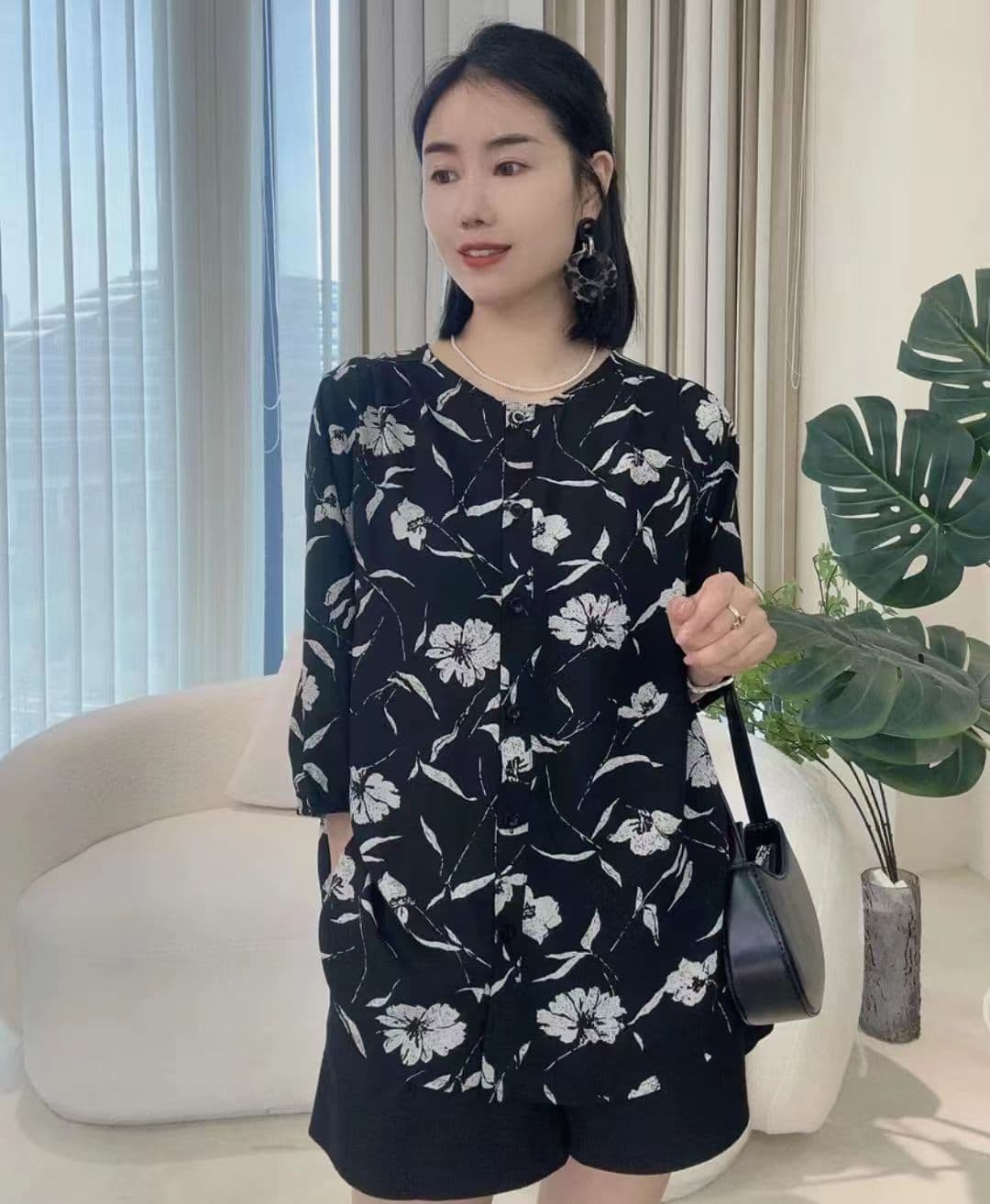 새로운 루즈핏 가을 슬림해 보이는 여성 여름 다용도 Chic 작은 셔츠 표지 배 캐주얼 꽃무늬 맨위 상세 이미지 4