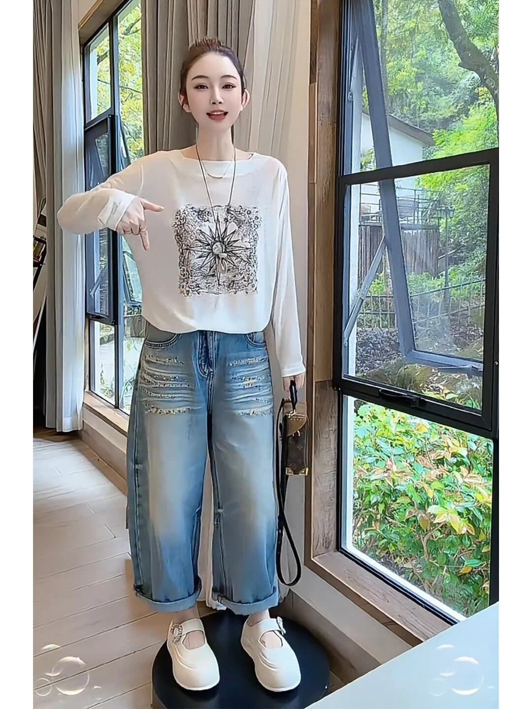 화이트 라운드 넥 얇은 스타일 긴팔 티셔츠 여성 여름 외부 가져 가라. 얇고 가벼운 통기성 자외선 차단 블라우스 루즈핏 에어컨 셔츠 켜기 이미지 2