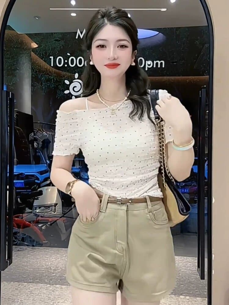 한 부서 비스듬한 칼라 도트 무늬 질감 센스 반팔 티셔츠 여성 2026 여름 새로운 몸매 가꾸기 슬림해 보이는 다용도 주름 맨위