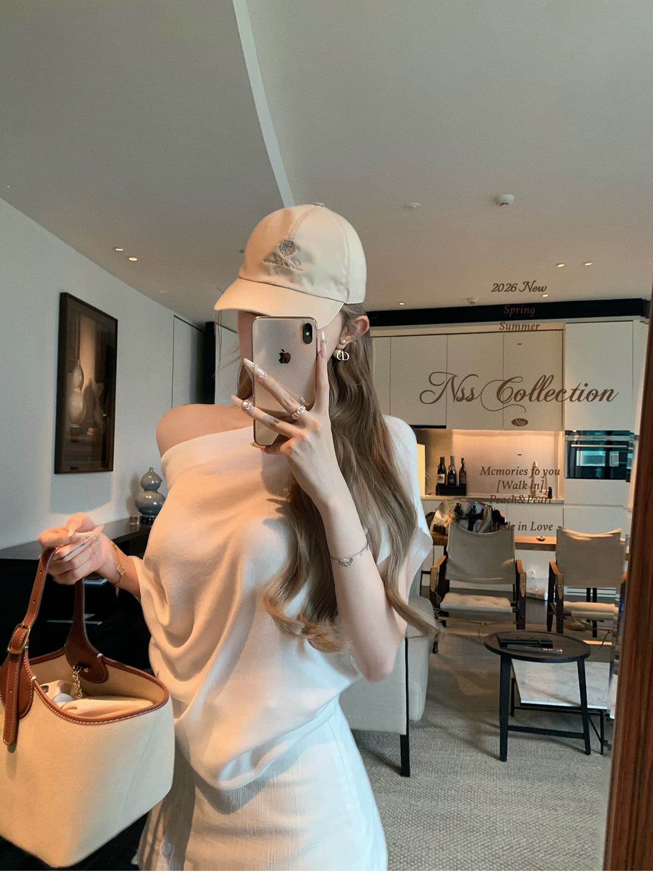 한 부서 새로운 여성 의류 외국 가스 세련된 품격 느긋한 바람 착용 가져 가라. 루즈핏 오프숄더 맨위 슬림해 보이는 미니 스커트 세트 이미지 3
