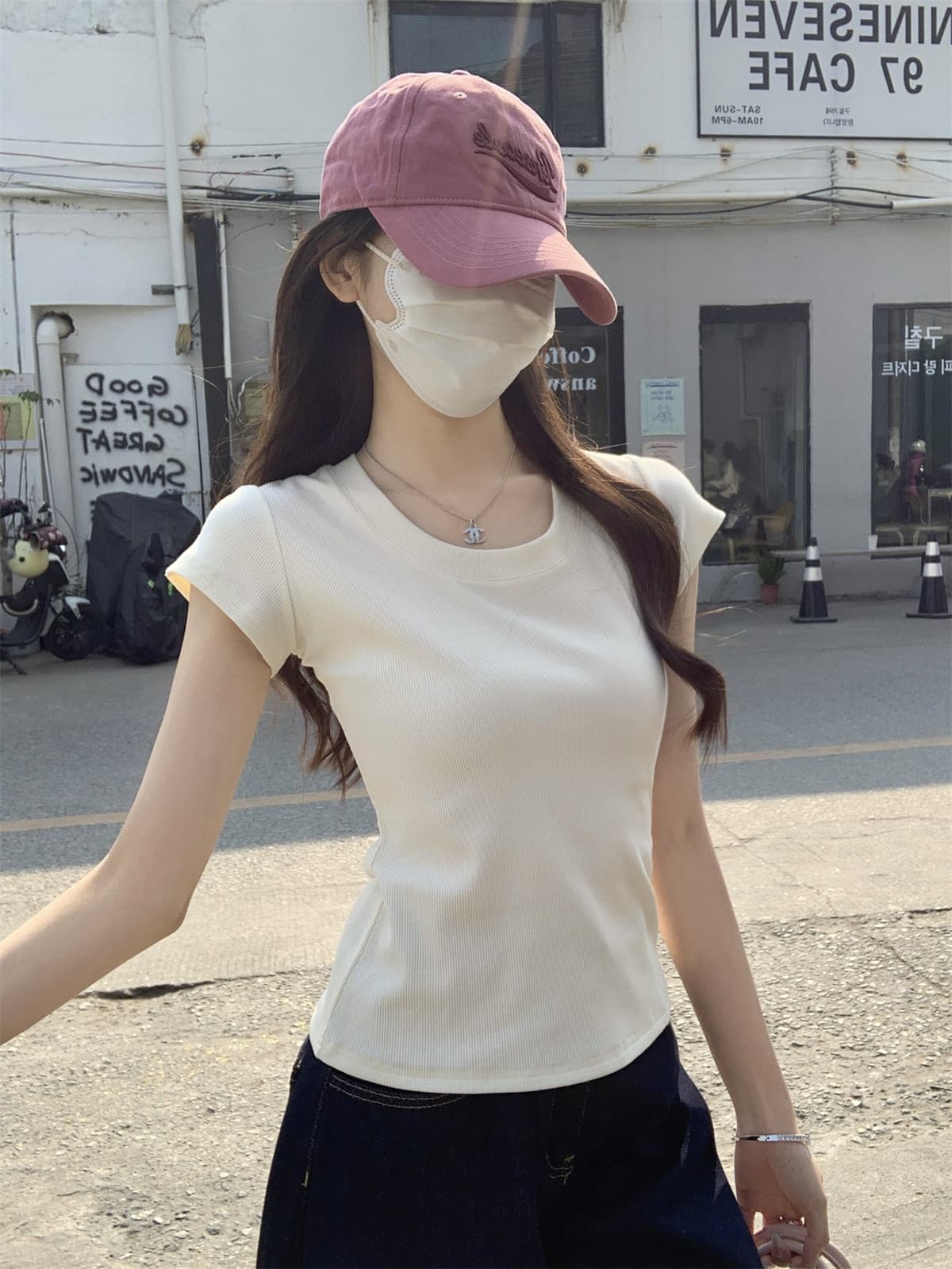 아메리칸 회색 u 칼라 반팔 긍정적 인 어깨 티셔츠 여성 2026 새로운 여름 한 부서 동정 다용도 몸매 가꾸기 슬림해 보이는 맨위 상세 이미지 6
