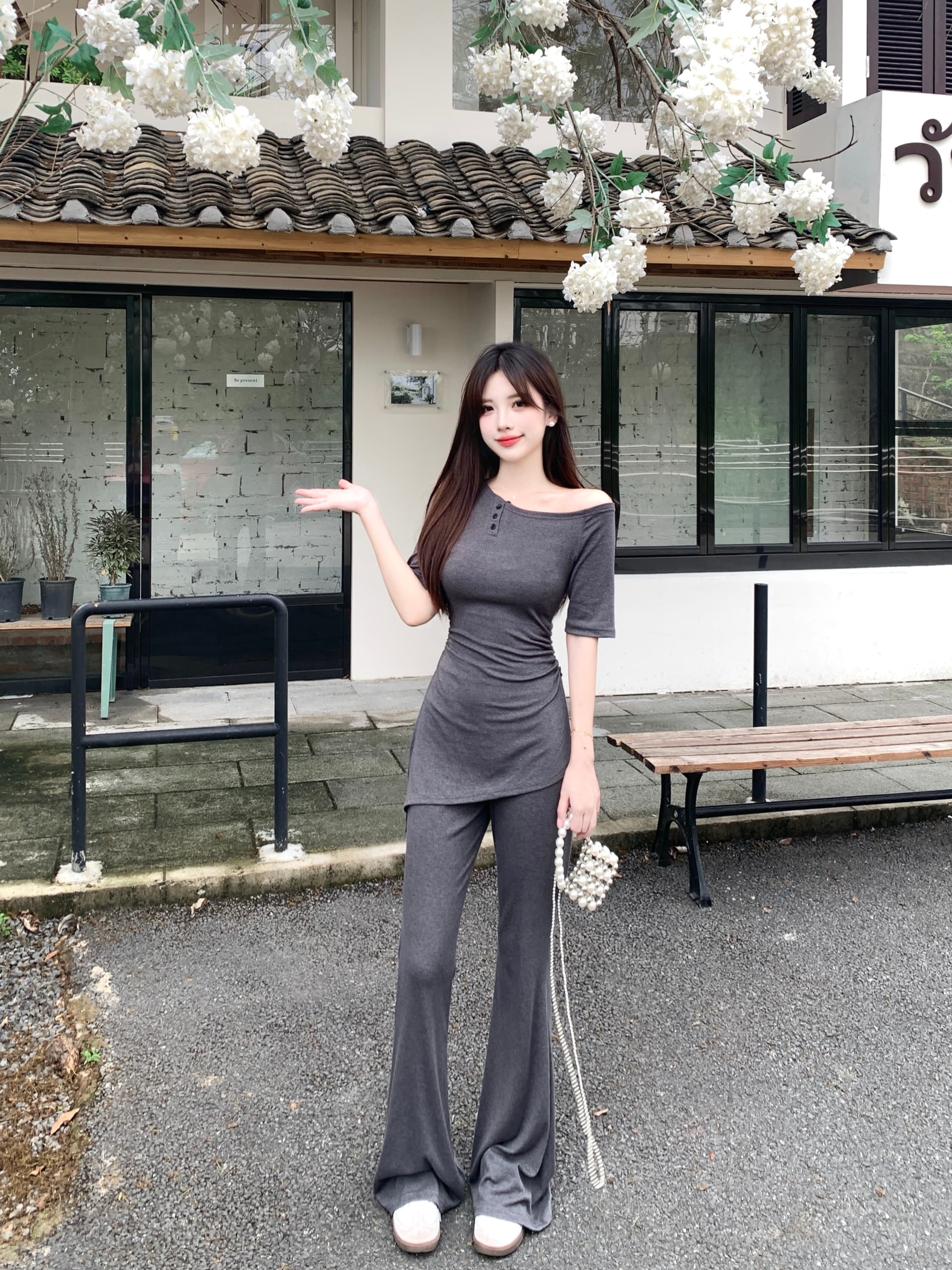 실사 빅 사이즈 여성 의류 지방 mm 한 바람 핫걸 디자인 센스 단색 트임 반팔 맨위 하이웨이스트 부츠컷 바지 세트 상세 이미지 1