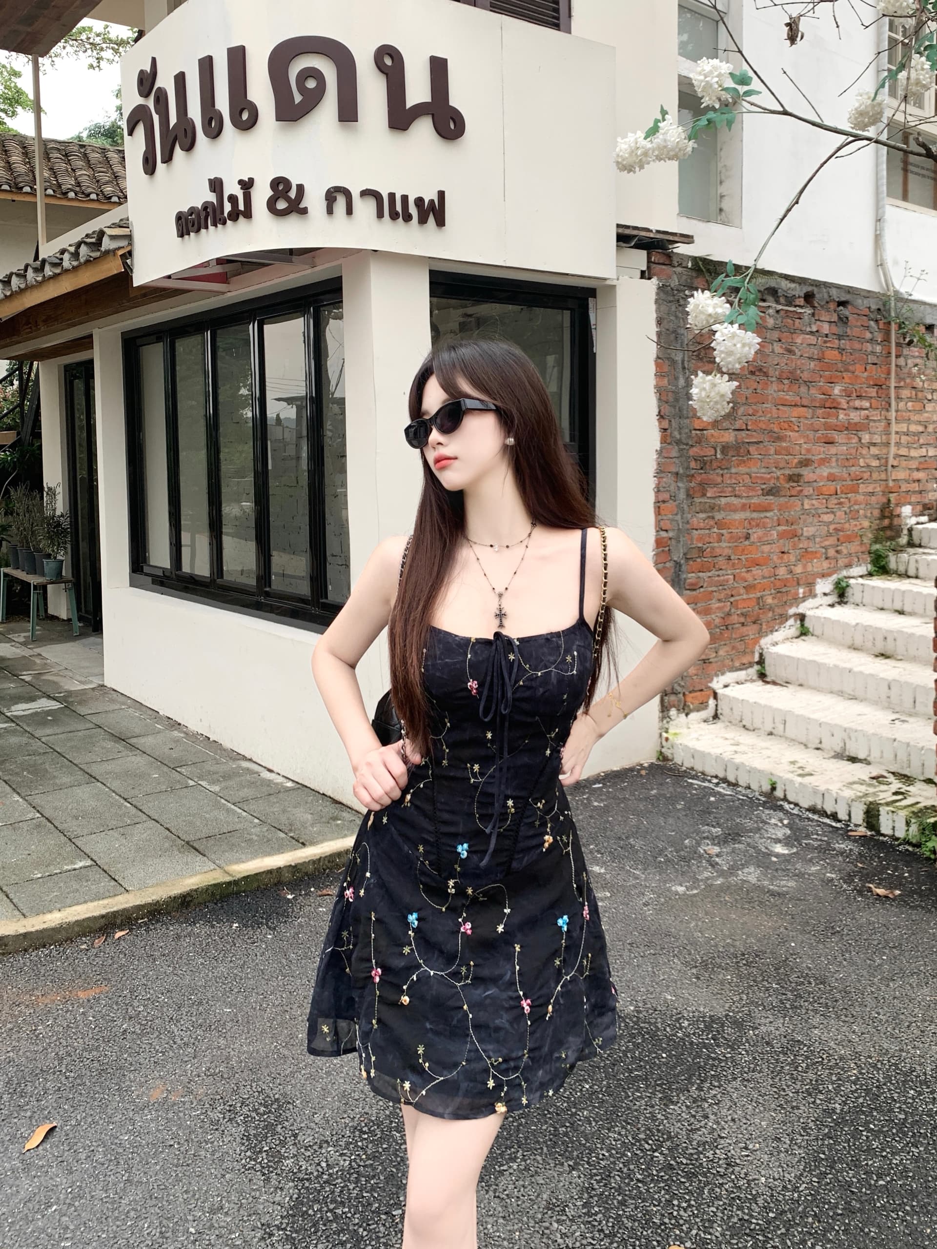 실사 빅 사이즈 여성 의류 지방 mm 뮤즈 정원 아메리칸 장미 자수 쉬폰 허리 수축 슬림해 보이는 섹시함 슬립 드레스 상세 이미지 6