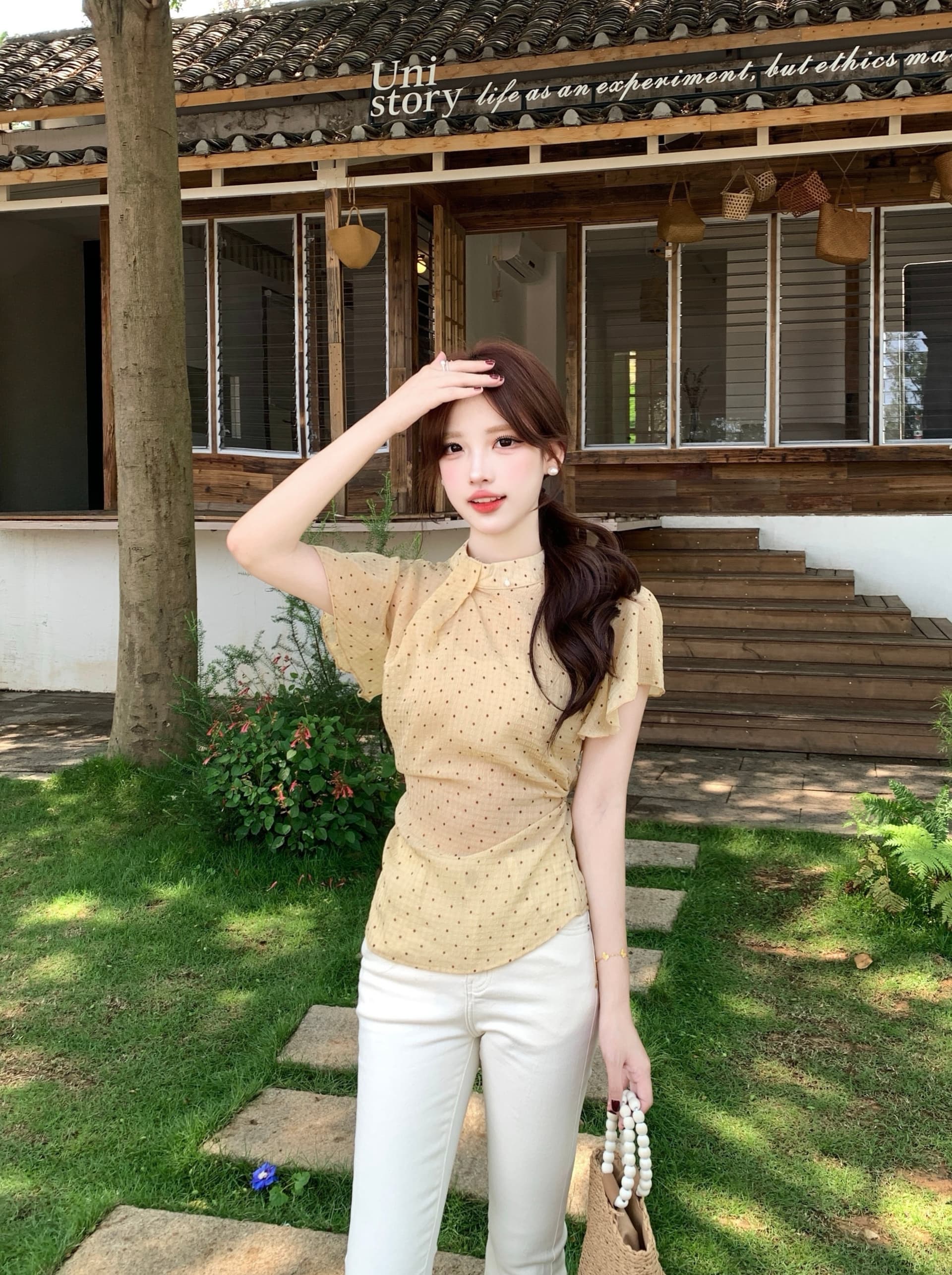 실사 빅 사이즈 여성 의류 지방 mm 달콤함 도트 무늬 반팔 2026 여름 디자인 센스 허리 수축 슬림해 보이는 Chic 셔츠 상세 이미지 1