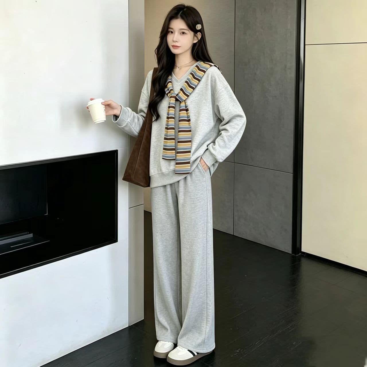 프리 세일 실사 가을 겨울 새로운 출산 착용 루즈핏 섹션 페이크 레이어드 스트라이프 패치워크 V넥 의류 패션 임신 엄마 세트 상세 이미지 6
