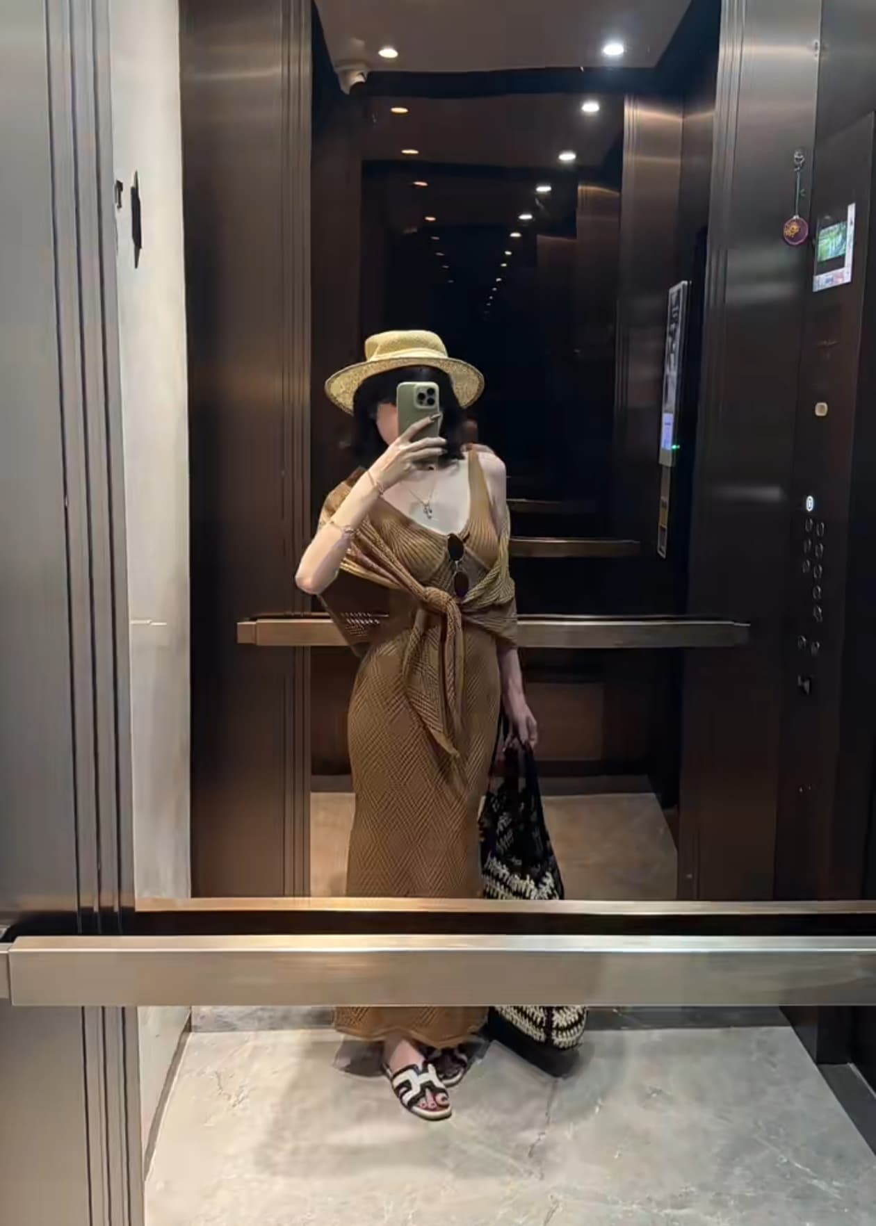품격 순수한 욕망 V넥 홀로우 아웃 타이트 스커트 숄 세트 슬립 드레스 숄 투피스 세트 이미지 3