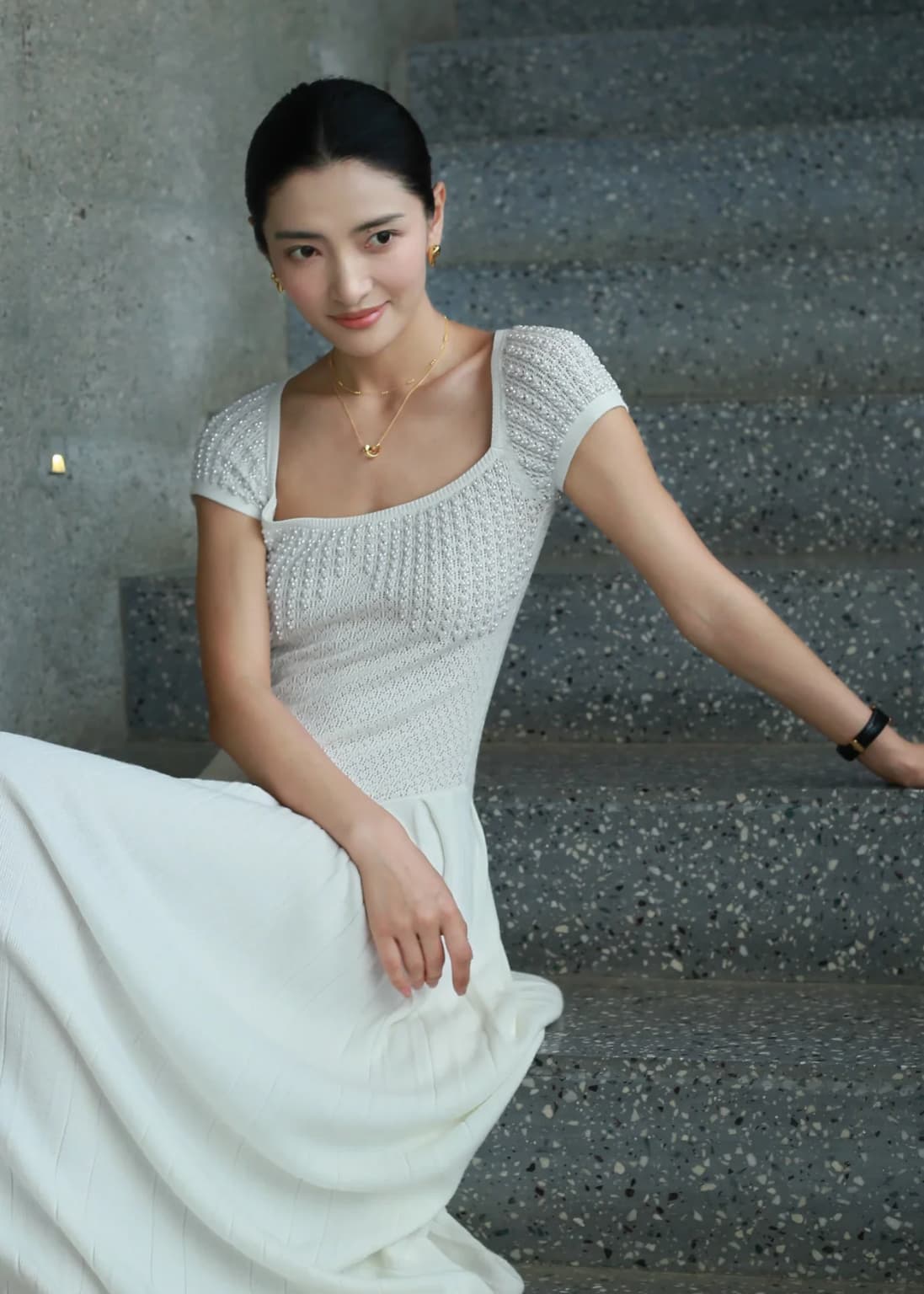 하얀 달빛 진주 슬림해 보이는 모직물 여성 드레스 여름 고급 센스 여름 품격 길다 치마 이미지 4