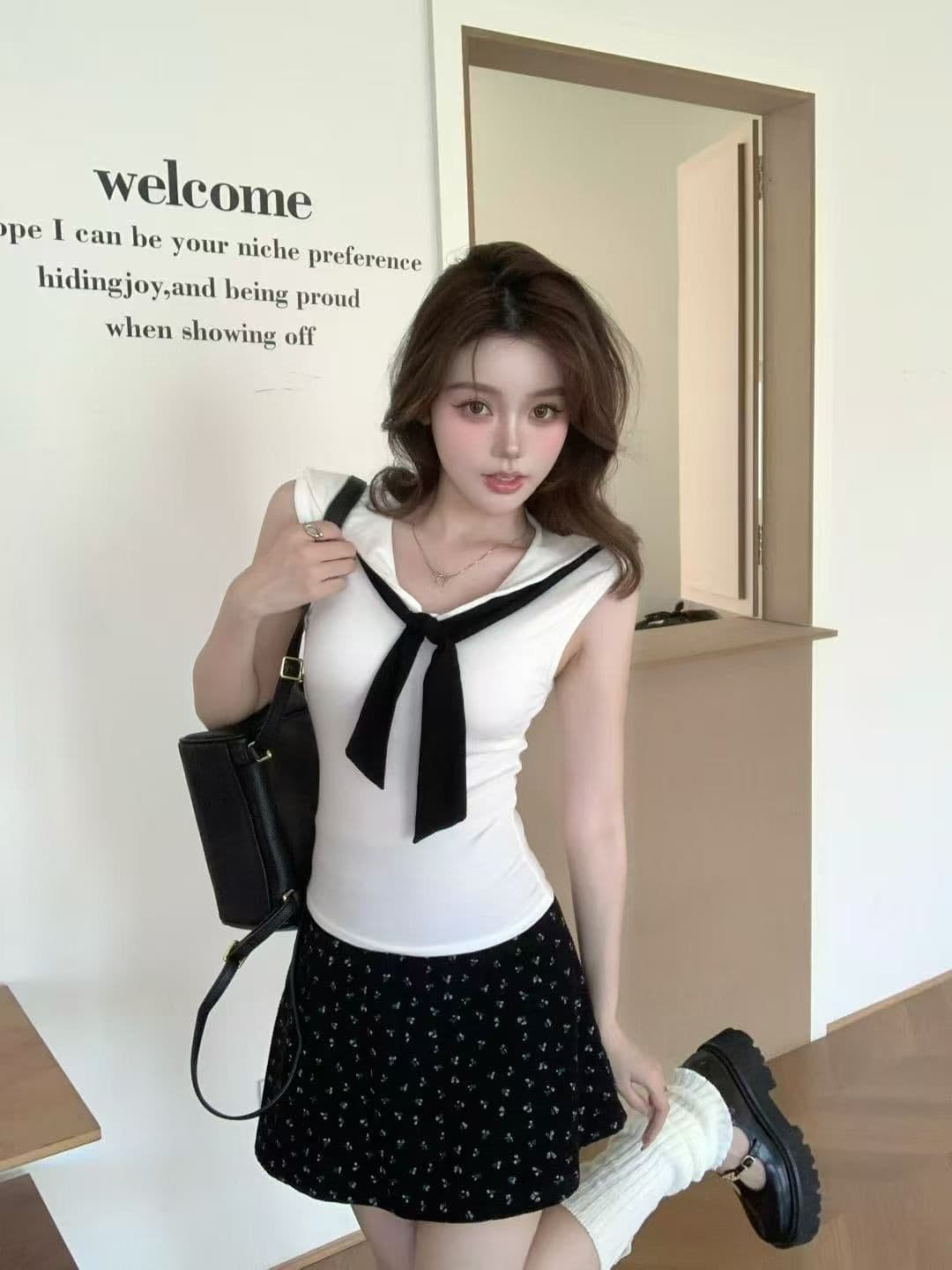 2026 새로운 가슴 패드 배색 해군 칼라 페이크 레이어드 조끼 여성 봄 여름 외출용 꼬집기 허리 몸매 가꾸기 민소매 맨위 상세 이미지 17