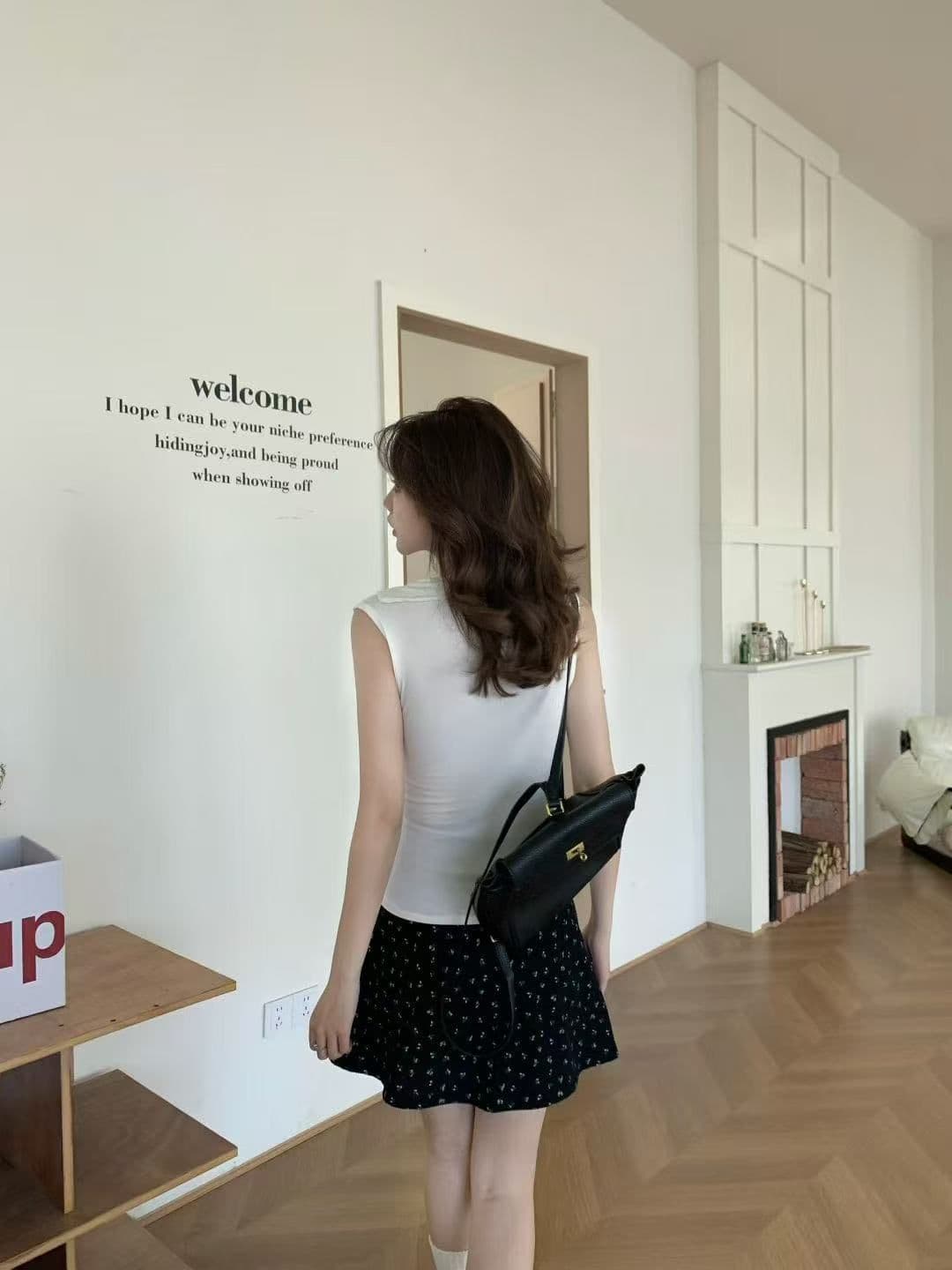 2026 새로운 가슴 패드 배색 해군 칼라 페이크 레이어드 조끼 여성 봄 여름 외출용 꼬집기 허리 몸매 가꾸기 민소매 맨위 상세 이미지 21