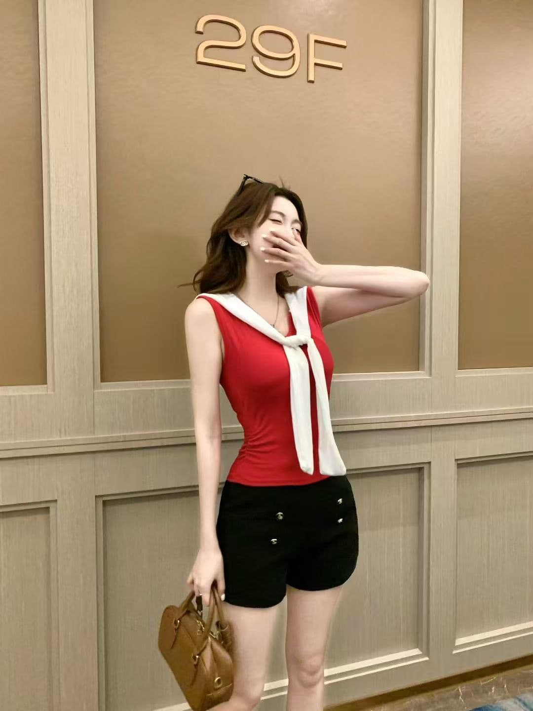 2026 새로운 봄 가슴 패드 배색 레이스업 V넥 민소매 조끼 여성 여름 인사이드 가져 가라. 외출용 허리 수축 슬림해 보이는 맨위 상세 이미지 11