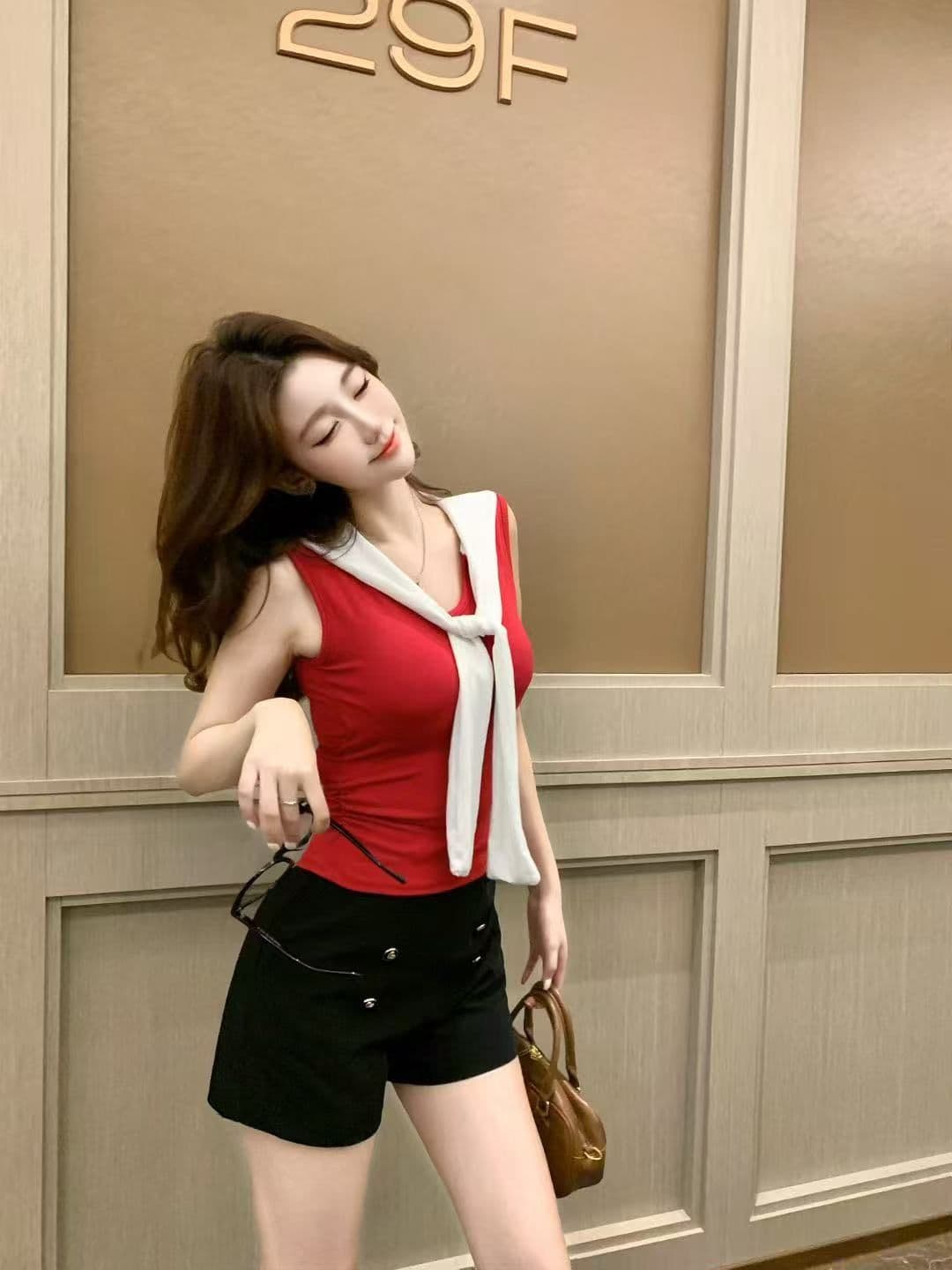 2026 새로운 봄 가슴 패드 배색 레이스업 V넥 민소매 조끼 여성 여름 인사이드 가져 가라. 외출용 허리 수축 슬림해 보이는 맨위 상세 이미지 17