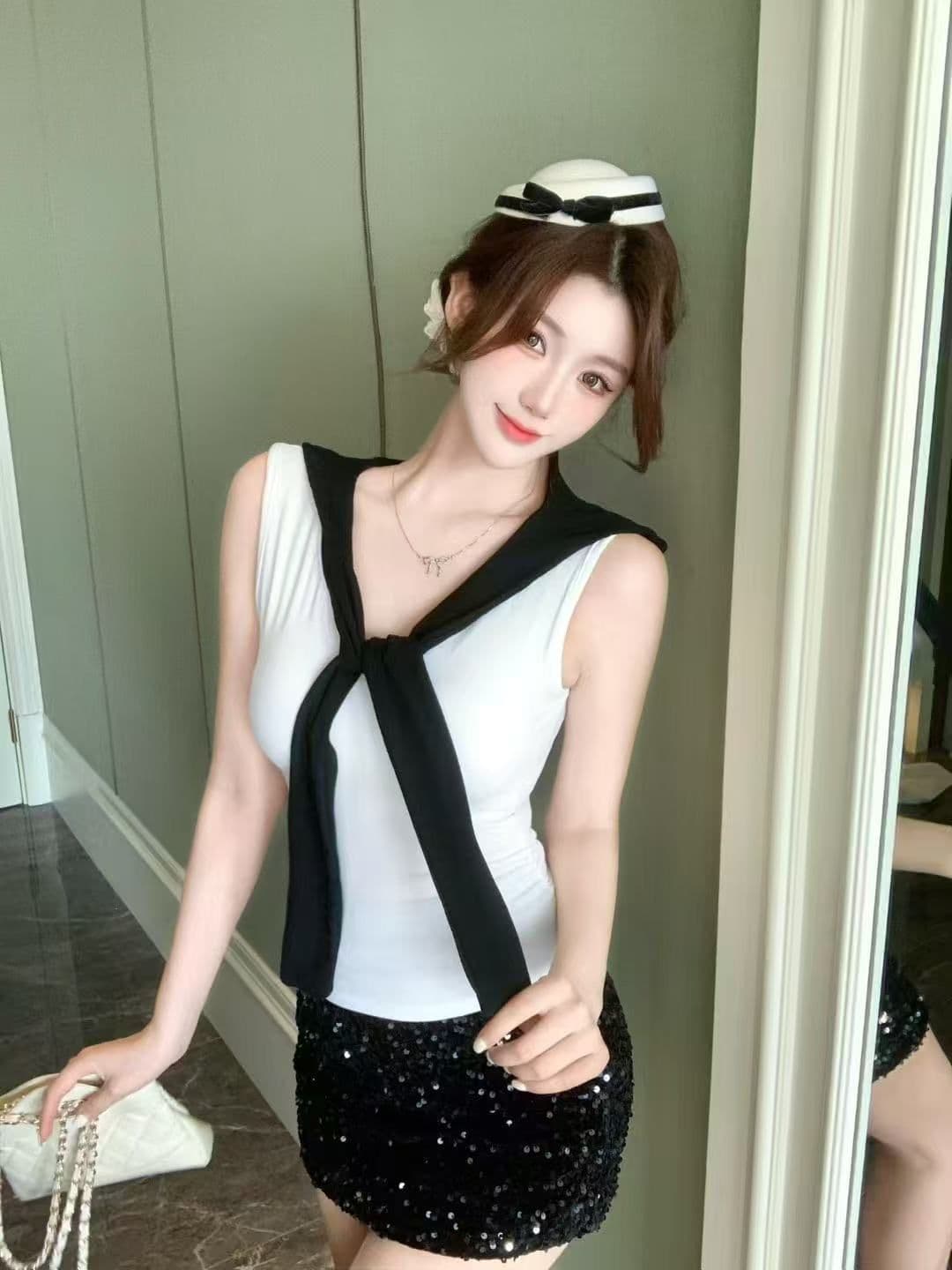2026 새로운 봄 가슴 패드 배색 레이스업 V넥 민소매 조끼 여성 여름 인사이드 가져 가라. 외출용 허리 수축 슬림해 보이는 맨위 상세 이미지 24