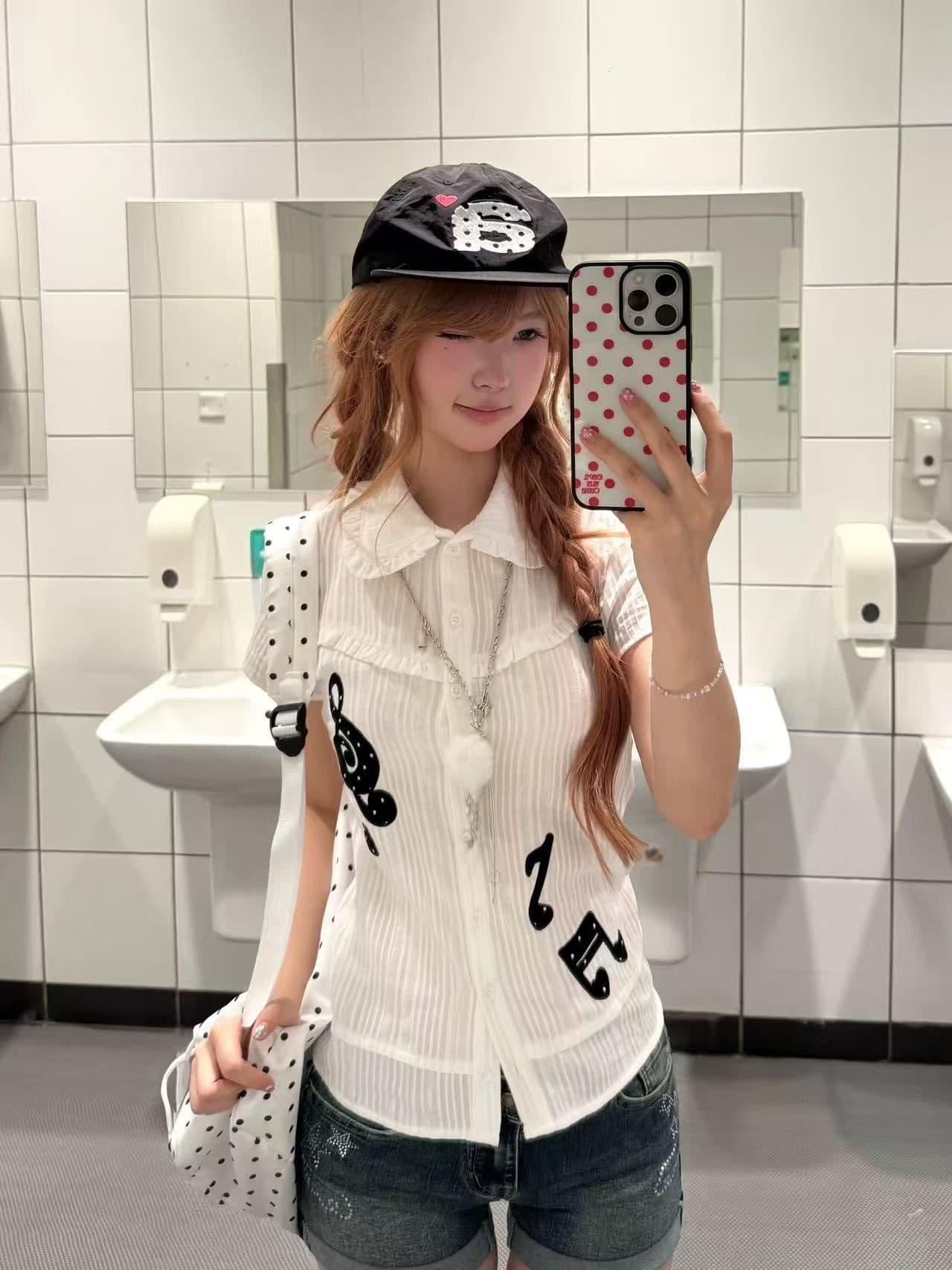 2026 새로운 한 부서 소녀 아시아 인 멩 센스 참고 패치 레이스 반팔 여성 셔츠 여름 슬림해 보이는 긍정적 인 어깨 의류 상세 이미지 2