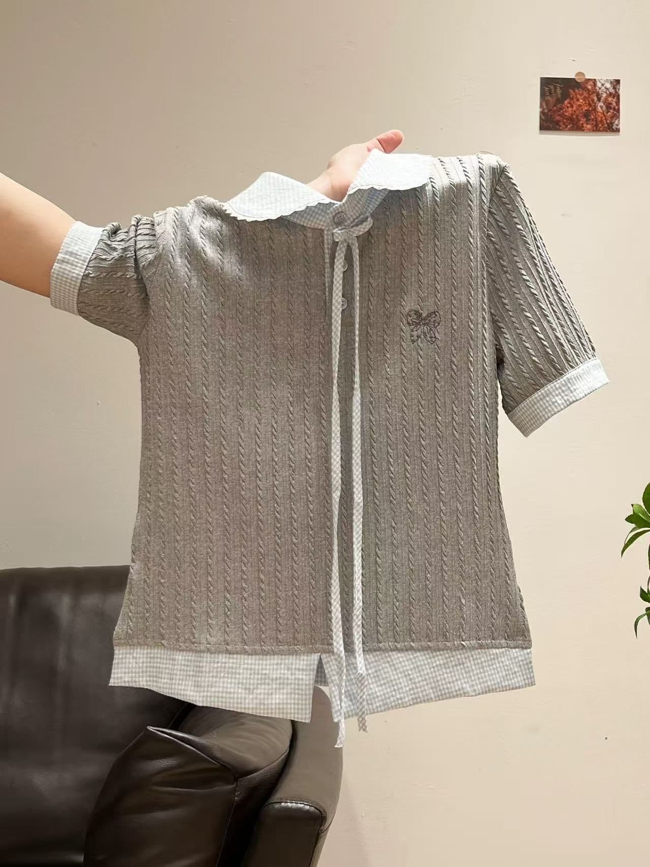 학원 스타일 회색 페이크 레이어드 니트 반팔 여성 여름 패치워크 베이비 칼라 긍정적 인 어깨 티셔츠 몸매 가꾸기 슬림해 보이는 맨위 상세 이미지 2