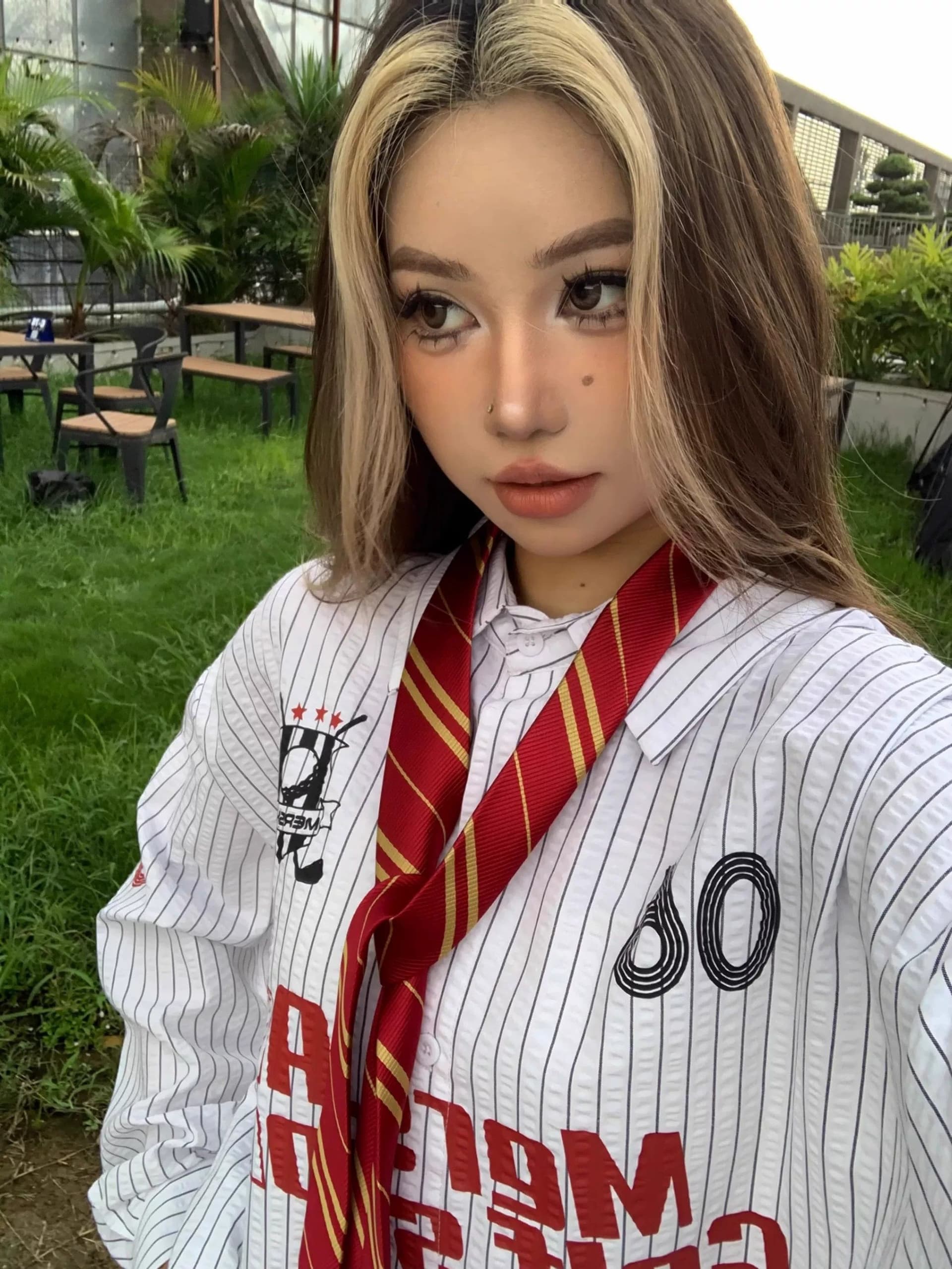 2026 봄 여름 새로운 아메리칸 알파벳 프린트 스트라이프 셔츠 루즈핏 캐주얼 셔츠 자외선 차단 맨위 재킷 트렌드 상세 이미지 1