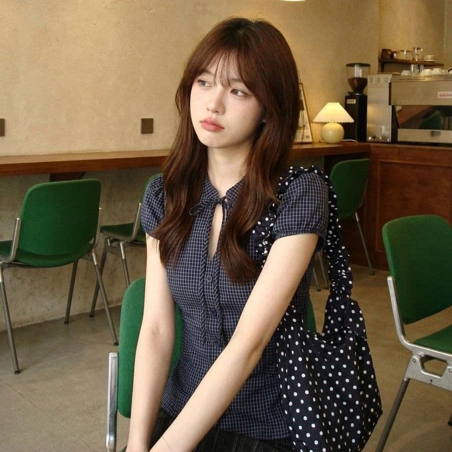 2026 새로운 나비 매듭 홀로우 아웃 레이스업 여성 셔츠 여름 레트로 체크무늬 셔츠 반팔 허리 수축 맨위 이미지 4