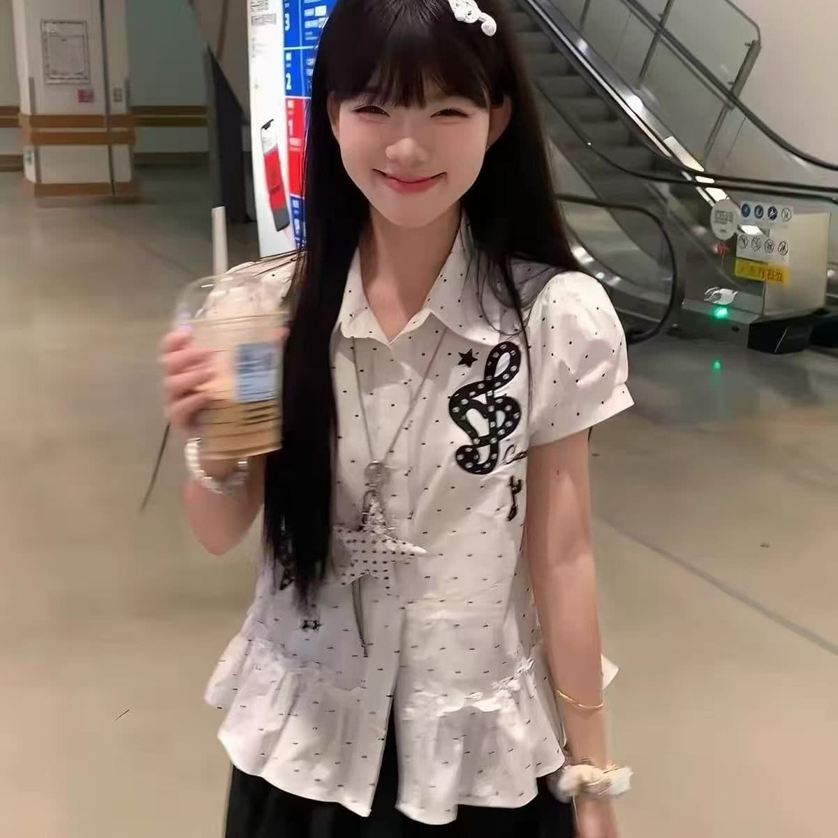 2026 새로운 도트 무늬 참고 자수 프릴 반팔 셔츠 여름 허리 수축 슬림해 보이는 거품 소매 POLO 칼라 맨위 이미지 5