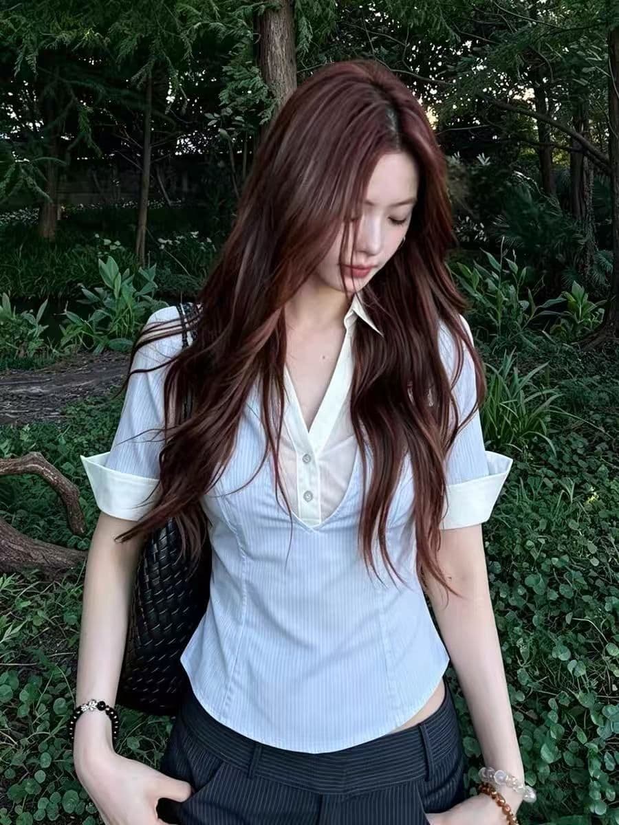2026 페이크 레이어드 반팔 여성 셔츠 여름 착용 가져 가라. V넥 셔츠 허리 수축 슬림해 보이는 고급 센스 품격 맨위 트렌디 상세 이미지 3