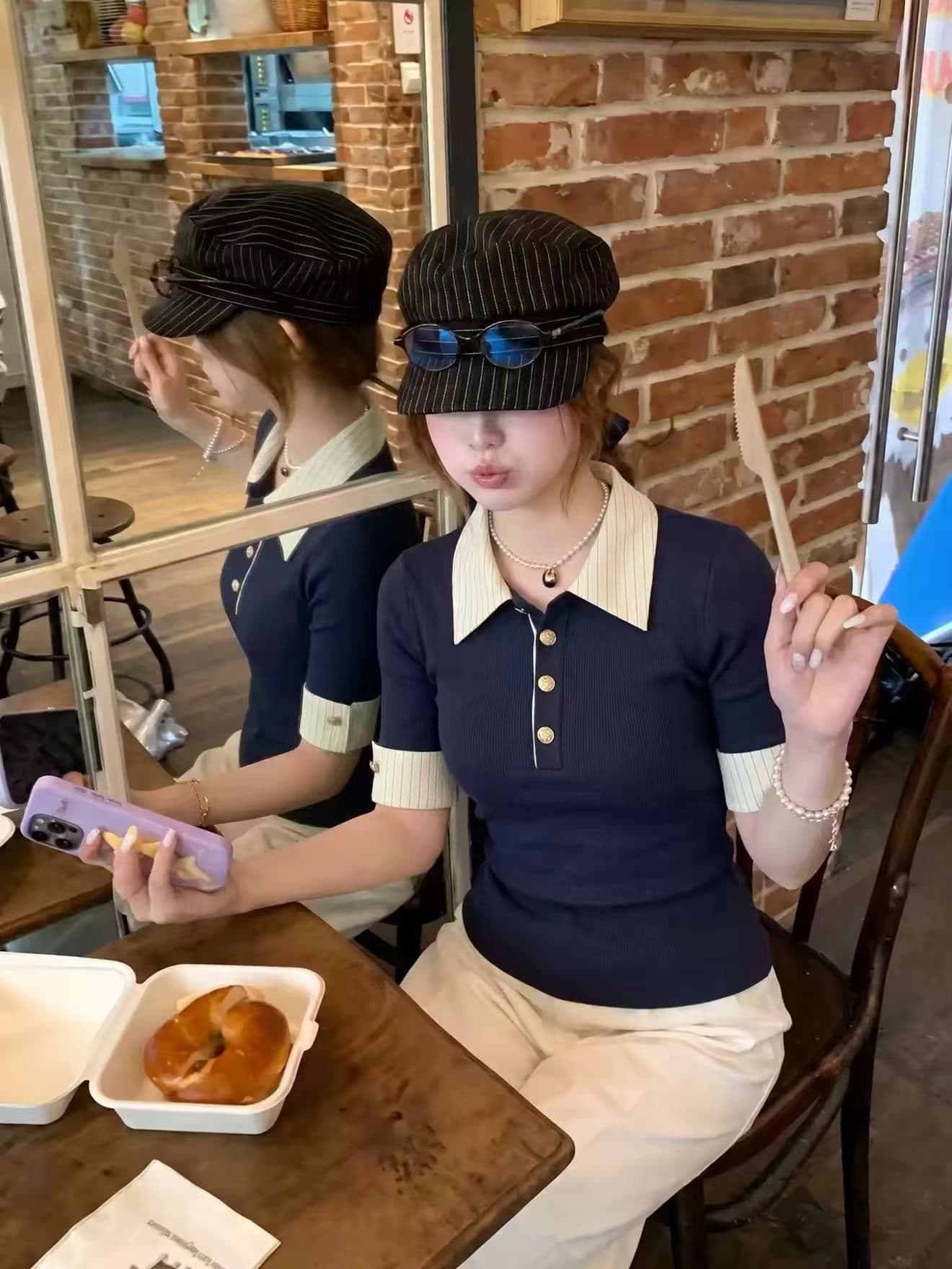 2026 POLO 칼라 배색 페이크 레이어드 긍정적 인 어깨 반팔 티셔츠 여성 여름 디자인 센스 작은 대중 몸매 가꾸기 슬림해 보이는 맨위 상세 이미지 1