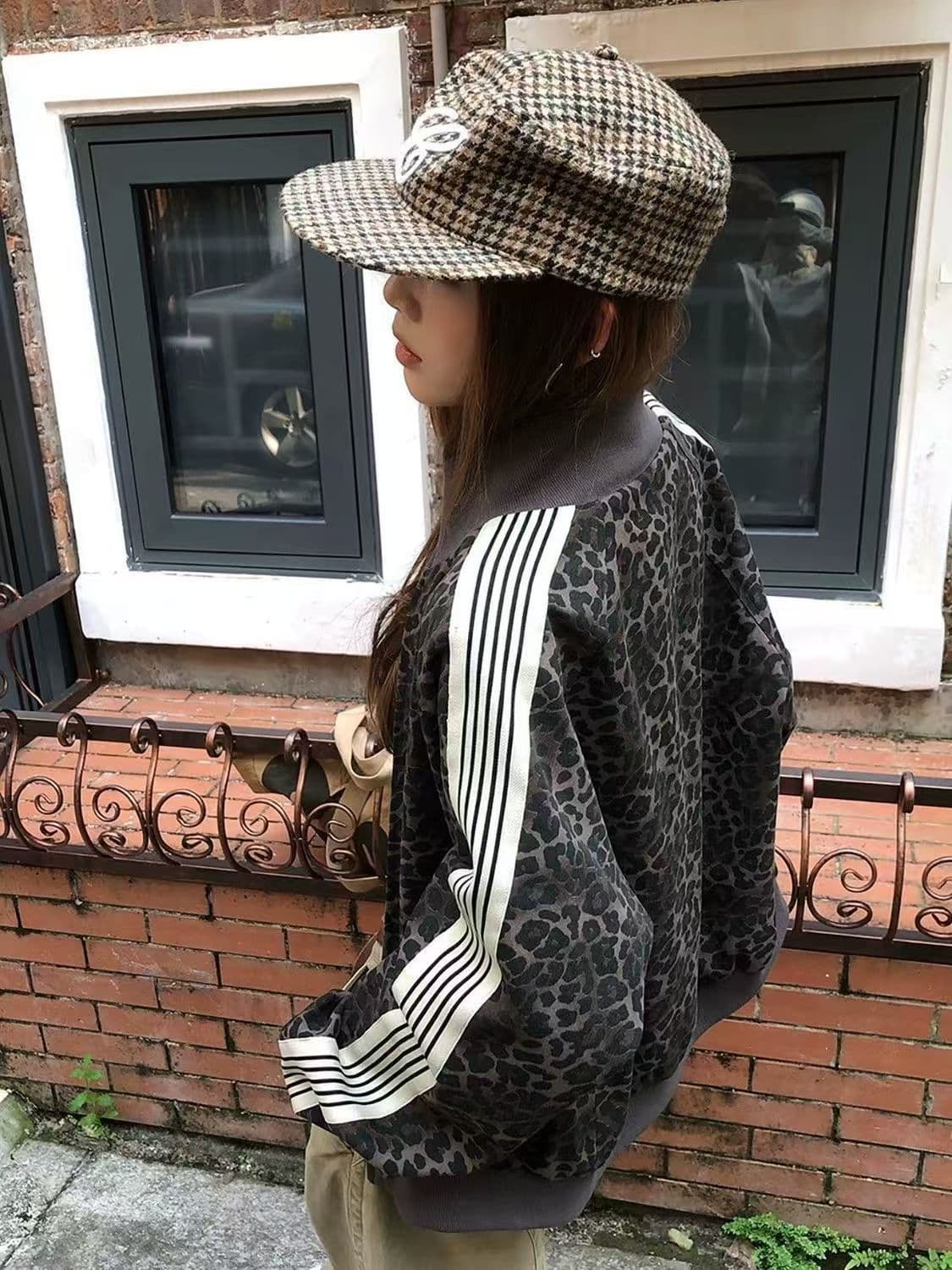 2026 새로운 자수 가을 겨울 아메리칸 레트로 레오파드 무늬 바람 스탠드 칼라 지퍼 재킷 짧은 여성 코트 상세 이미지 3