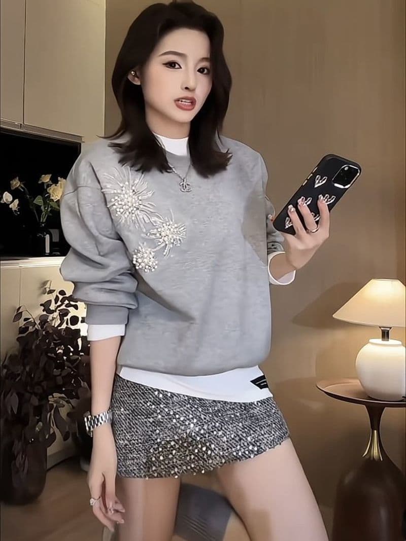 2026 새로운 가을 겨울 빅 사이즈 루즈핏 디자인 센스 긴팔 티셔츠 여성 비즈 박기 자수 후드티 개성 조수 브랜드 맨위 이미지 2