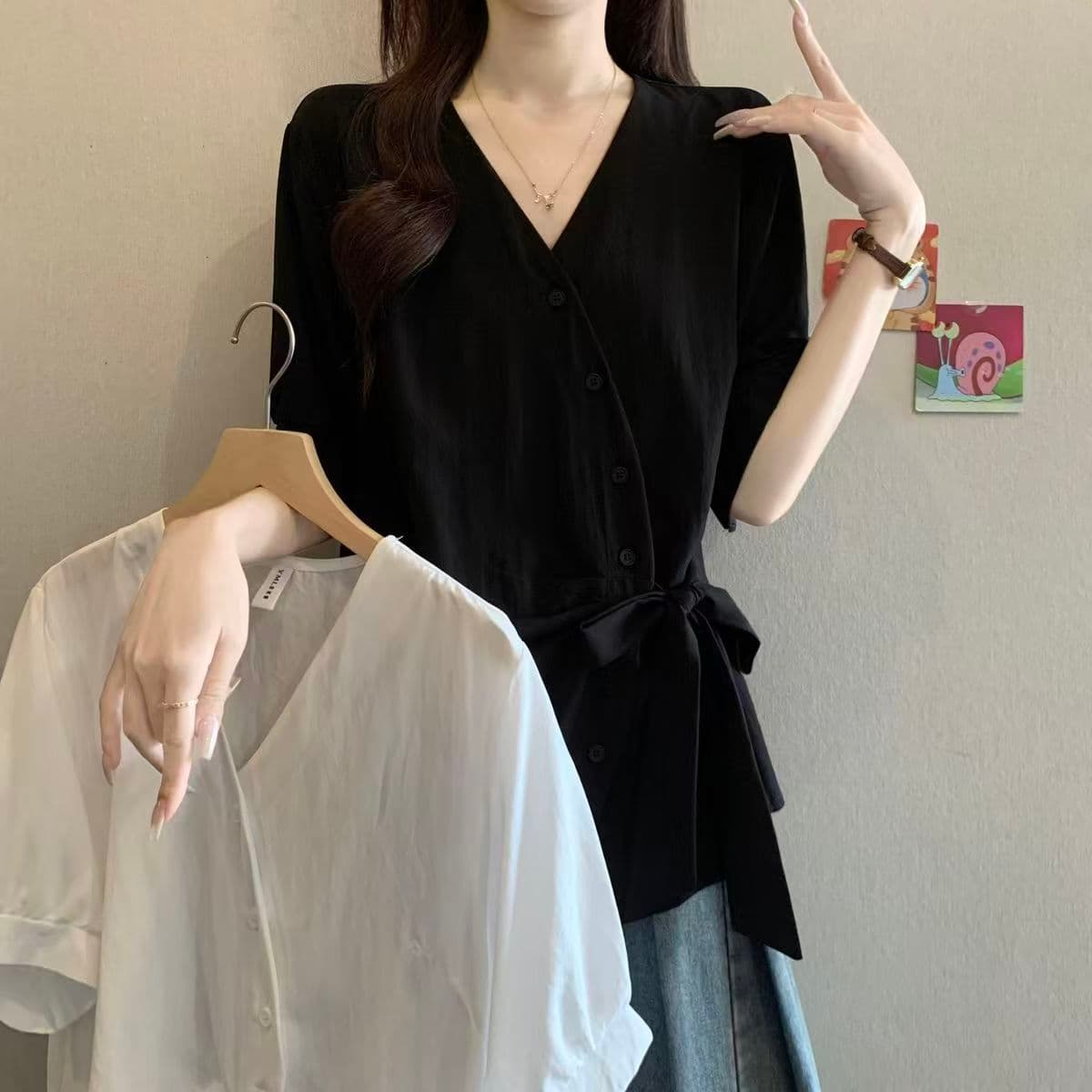 빅 사이즈 루즈핏 다용도 여름 드레스 V넥 반팔 여성 셔츠 2026 새로운 지방 m 슬림해 보이는 연령 감소 허리 수축 고유 한 맨위 상세 이미지 1