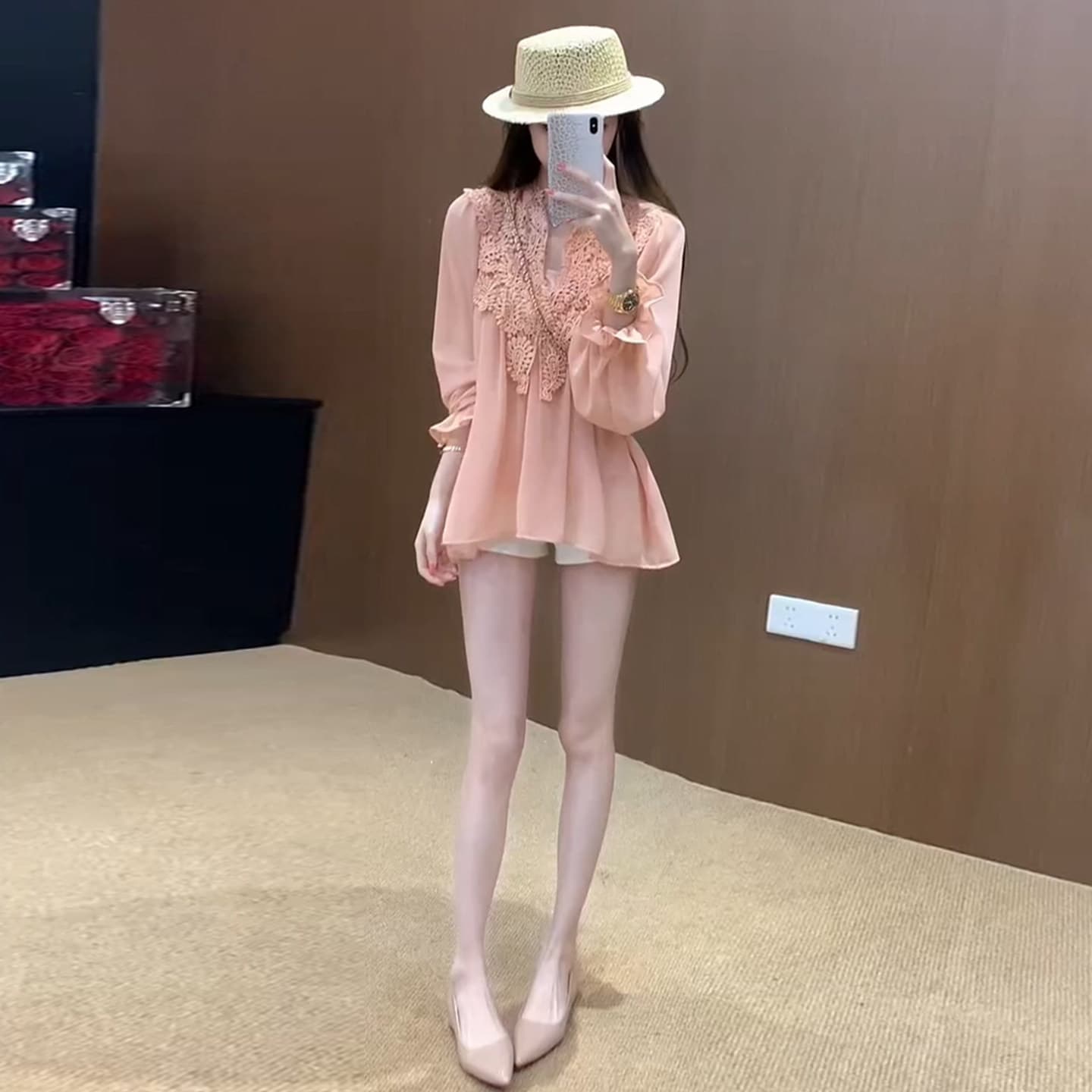 빛 요리 한 바람 품격 레이스 레이스 V넥 긴팔 여성 셔츠 2026 봄 프랑스식 작은 대중 루즈핏 핑크색 셔츠 이미지 4