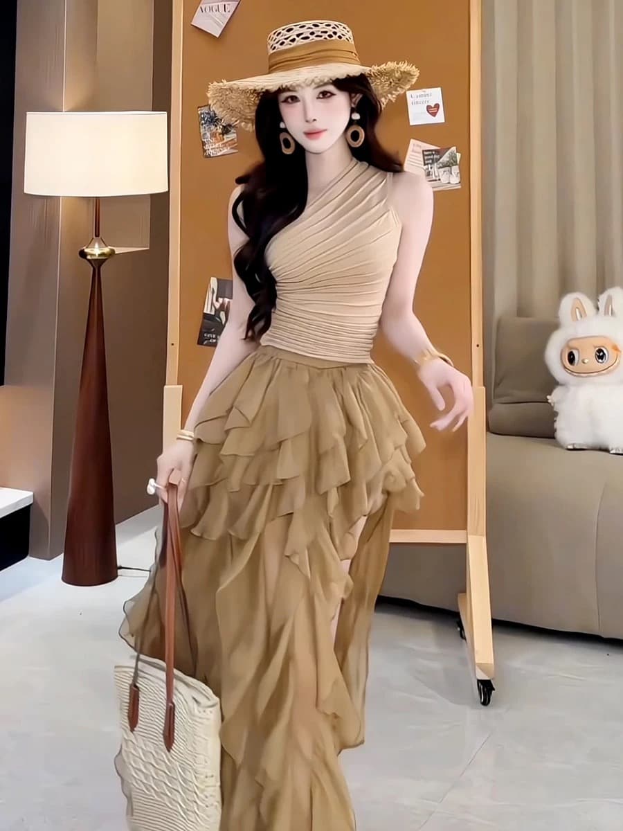 휴가 바람 품격 프랑스식 디자인 센스 비스듬한 칼라 새는 어깨 조끼 불규칙 케이크 반신 스커트 여름 착용 가져 가라. 여성 이미지 2