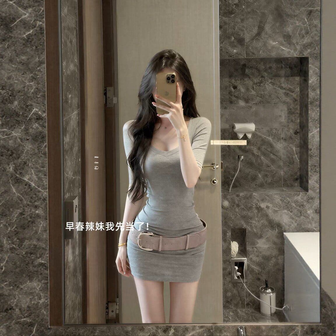 순수한 욕망 바람 회색 V넥 중간 소매 여성 드레스 2026 여름 새로운 품격 몸매 가꾸기 디스플레이 몸 타이트 스커트 미니 스커트 상세 이미지 2