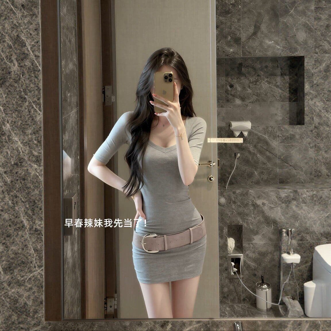 순수한 욕망 바람 회색 V넥 중간 소매 여성 드레스 2026 여름 새로운 품격 몸매 가꾸기 디스플레이 몸 타이트 스커트 미니 스커트 상세 이미지 9