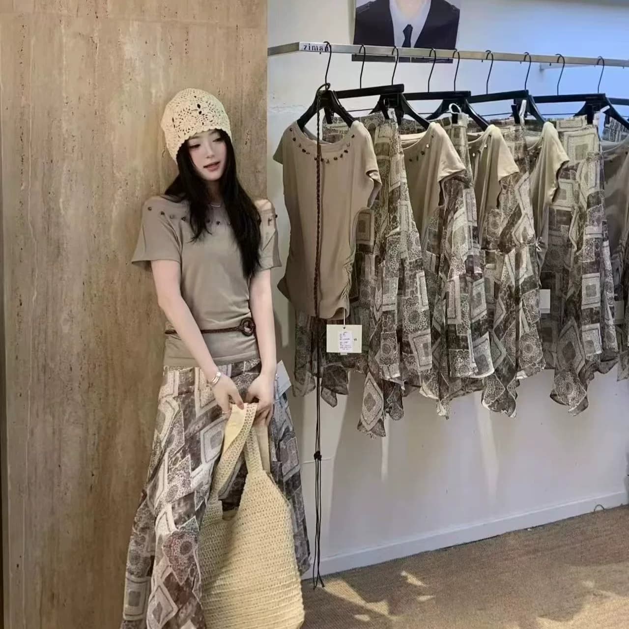 여름 새로운 프랑스식 우아함 무거운 수공 비스듬한 어깨 의류 허리밴드 불규칙 반신 스커트 두 조각 여성 세트 트렌디