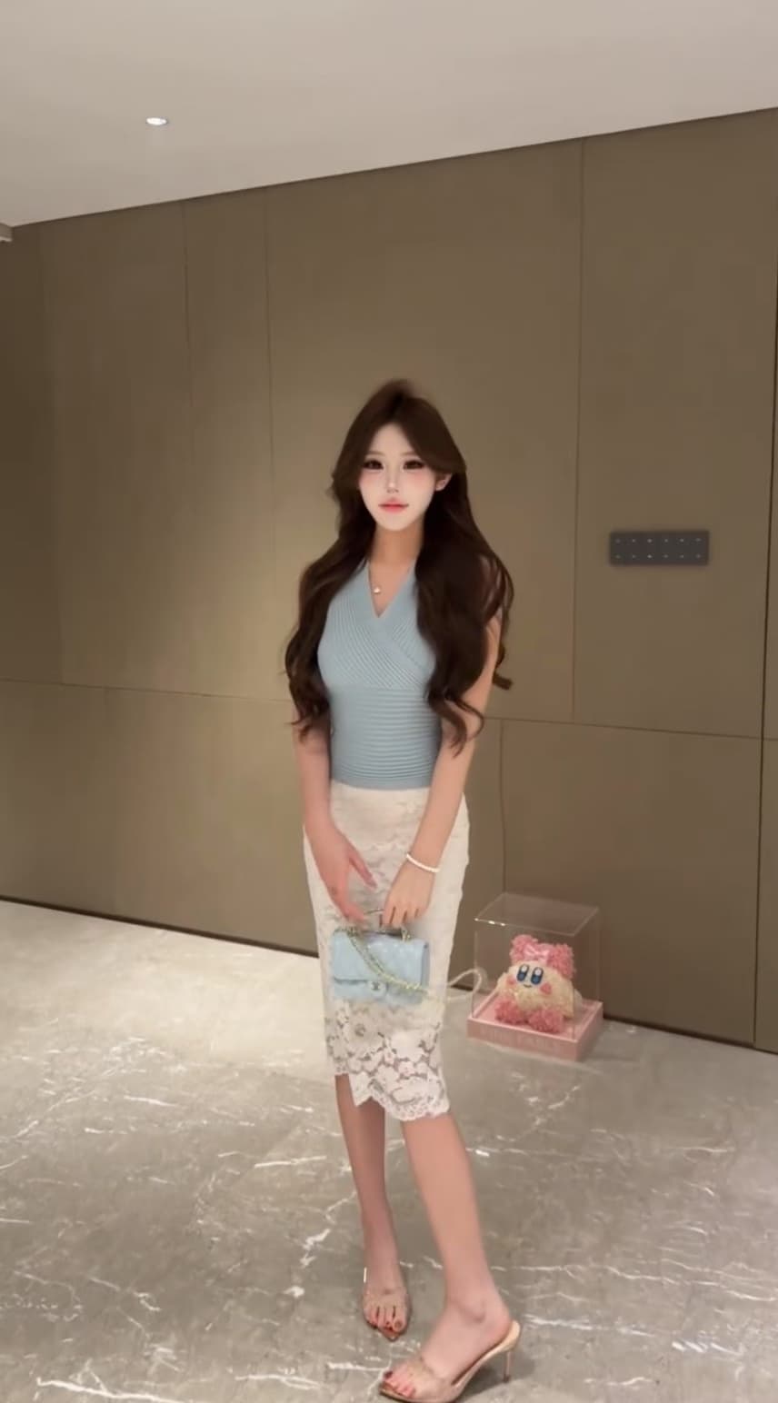 여름 새로운 패션 곡물 깊은 V 넥 니트 스웨터 맨위 여성 민소매 조끼 레이스 타이트 스커트 반 스커트 투피스 세트 상세 이미지 5