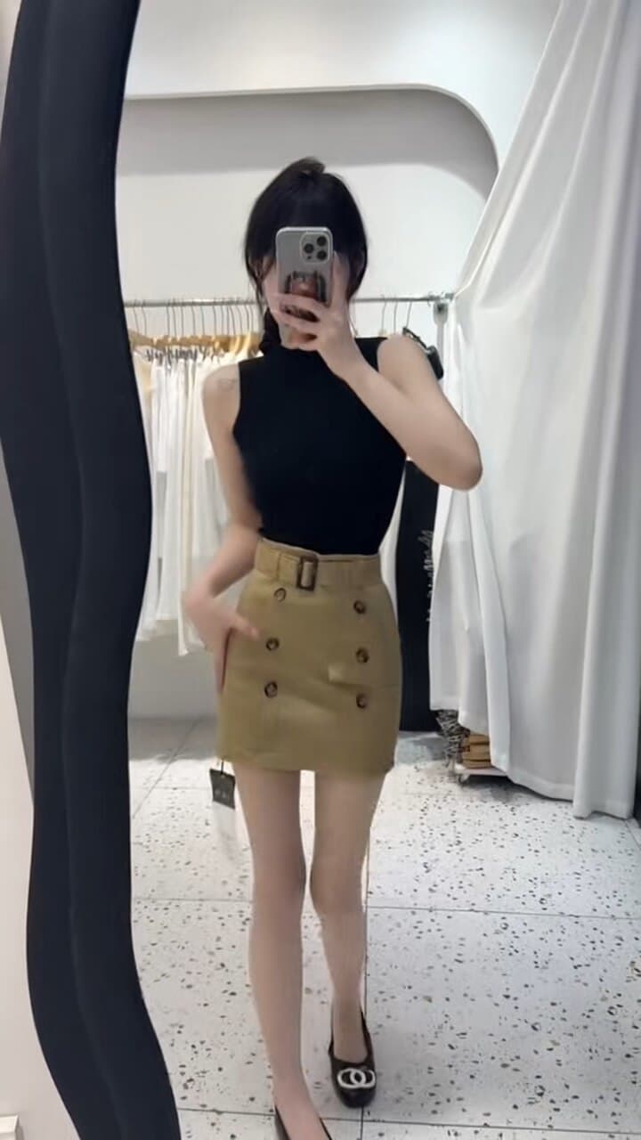 패션 세트 검정색 품격 니트 조끼 여성 새로운 2026 여름 섹시함 다용도 타이트 스커트 미니 스커트 투피스 세트 상세 이미지 3