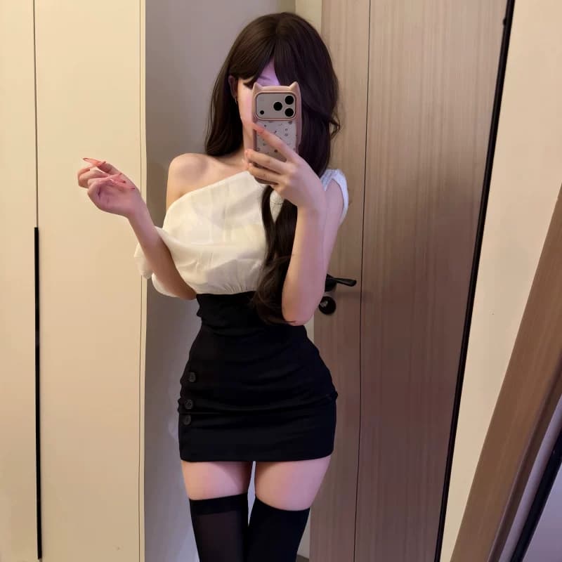 순수한 욕망 달콤한 매운맛 바람 오프숄더 허리 수축 패치워크 색상 주름 디자인 센스 맨위 여성 슬림해 보이는 타이트 스커트 미니 스커트 세트