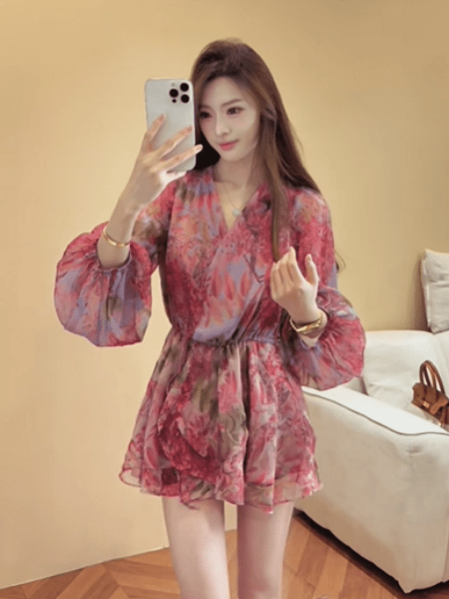한 스타일 품격 로얄 자매 바람 몸매 가꾸기 슬림해 보이는 섹시함 순수한 욕망 V넥 꽃무늬 벌룬 소매 쉬폰 쇼트 스타일 여성 드레스 이미지 4