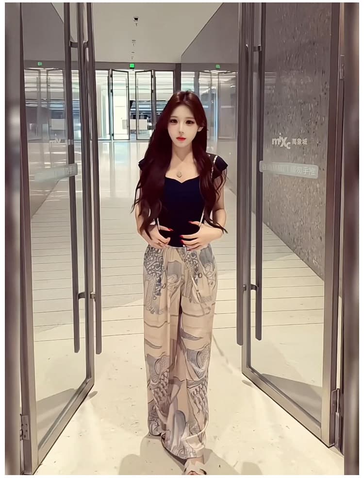한 인사이드 한 가스 디자인 센스 Feifei 소매 몸매 가꾸기 티셔츠 맨위 프린트 캐주얼 루즈핏 와이드 레그 팬츠 여름 투피스 세트 이미지 2