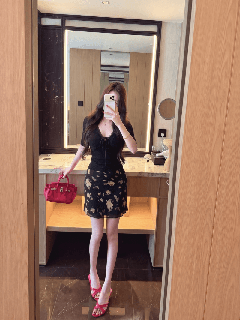 빛 요리 한 바람 검정색 레이스 레이스 V넥 중간 소매 티셔츠 여성 여름 꽃무늬 타이트 스커트 인어 꼬리 스커트 투피스 세트 상세 이미지 8