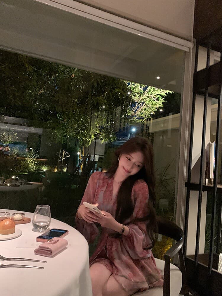 꽃 리플 치마 프랑스식 부드러운 바람 V넥 꽃무늬 드레스 여성 긴 소매 허리 수축 레이스업 슬림해 보이는 품격 치마 쉬폰 스커트 상세 이미지 4
