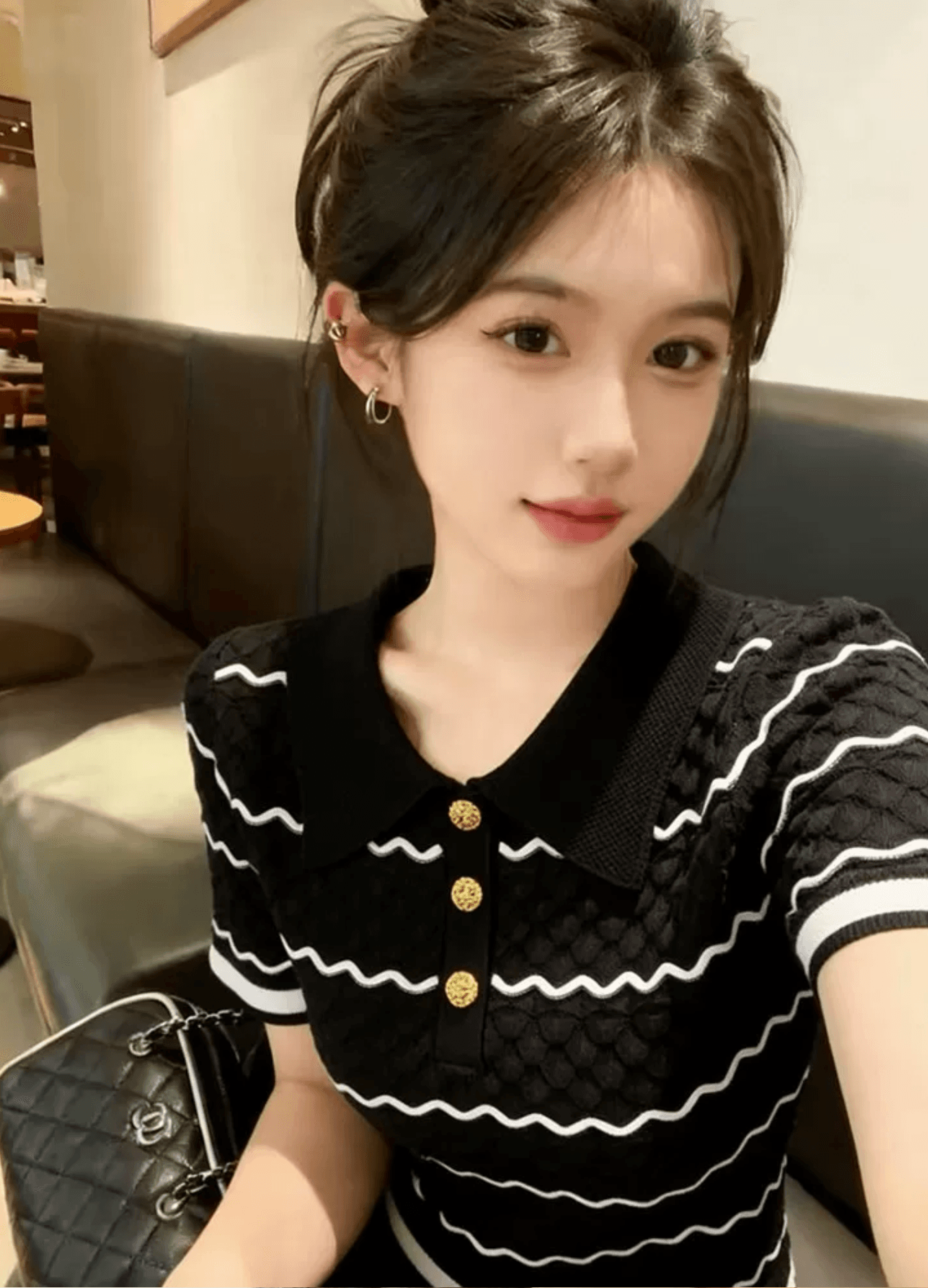 부드러운 바람 달콤함 POLO 칼라 화이트 반팔 티셔츠 여성 2026 여름 새로운 고유 한 아름다운 그레이트 봐. 의류 상세 이미지 2