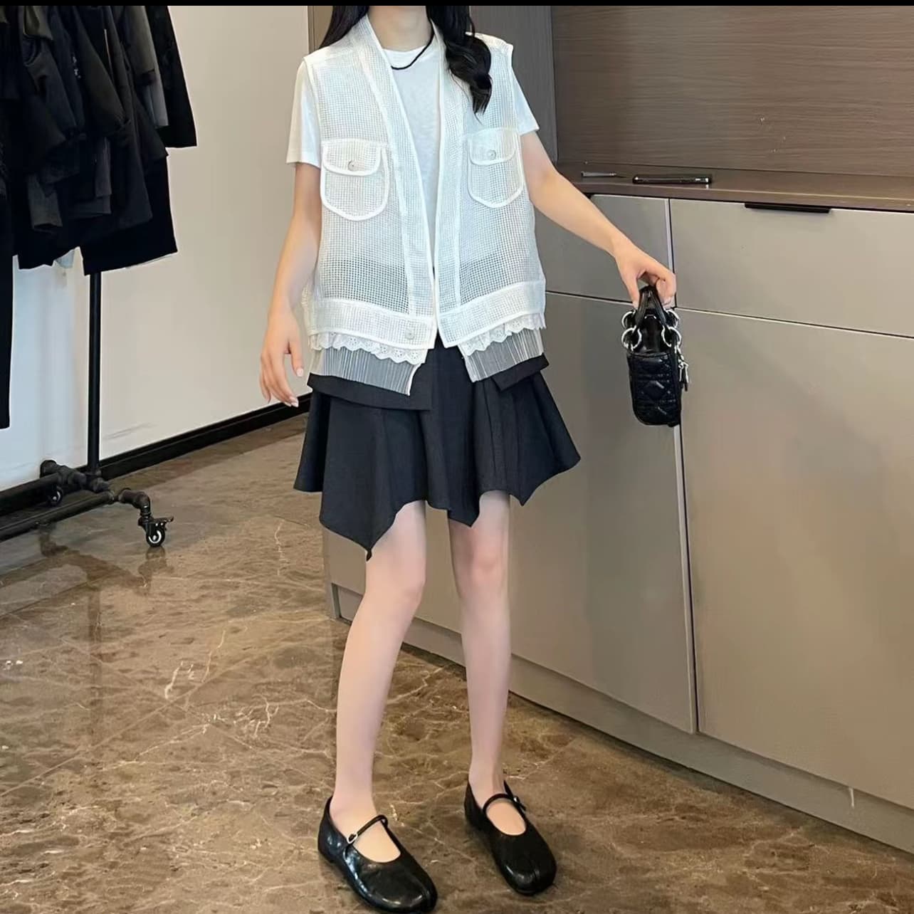 2026 레이스 조각 홀로우 아웃 조끼 조끼 여자 여름 새로운 패션 품격 다용도 자외선 차단 맨위 이미지 4