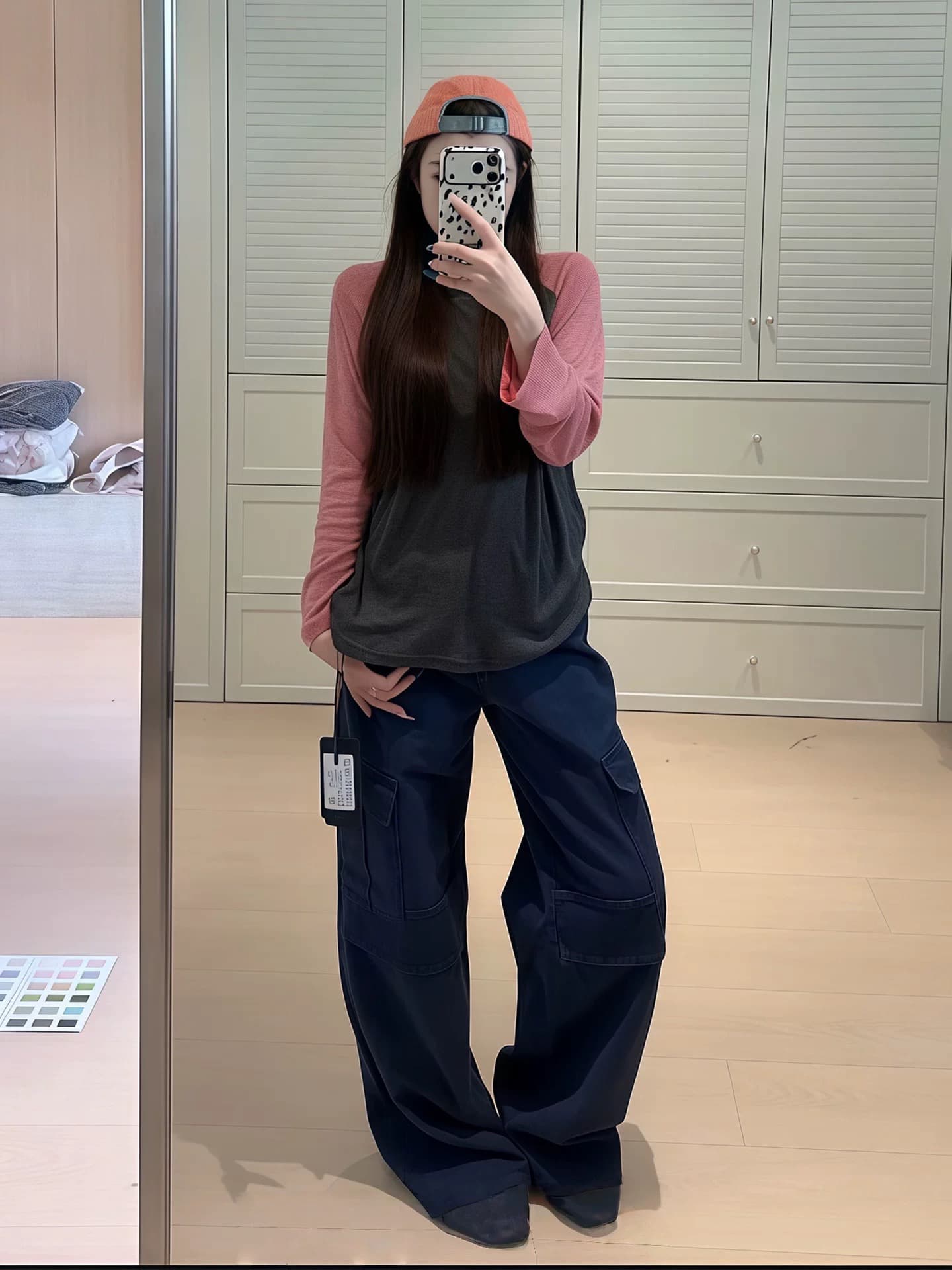 레일 있음 왜요? 회색 라스베리 단편화 레트로 배색 핀 스트라이프 패치워크 긍정적 인 어깨 쇼트 스타일 만나는 얇고 가벼운 맨위 이미지 2