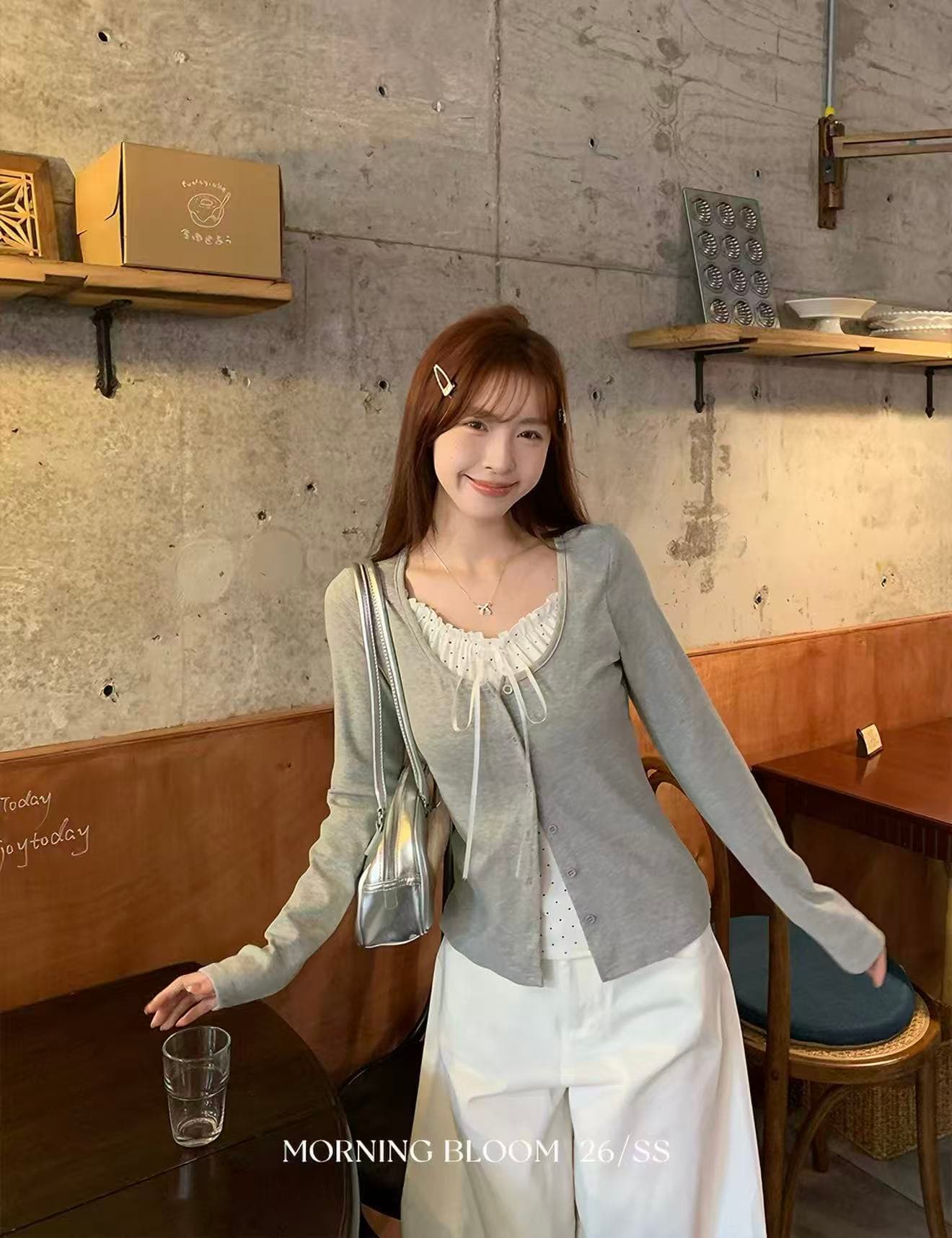 morning bloom 도트 무늬 레이스업 페이크 레이어드 긴팔 티셔츠 여성 가을 새로운 한 부서 착용 가져 가라. 달콤함 맨위 이미지 4