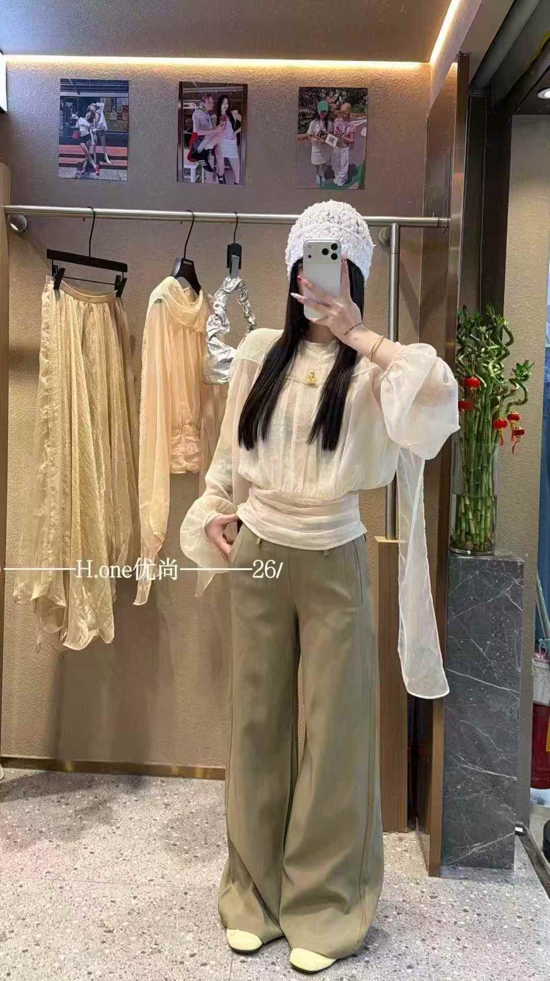 열세 개 2026 이른 봄 새로운 프랑스식 느긋한 바람 라운드 넥 패치워크 리본 펌프 Pleat 품격 작은 셔츠 허리 수축 셔츠 상세 이미지 15