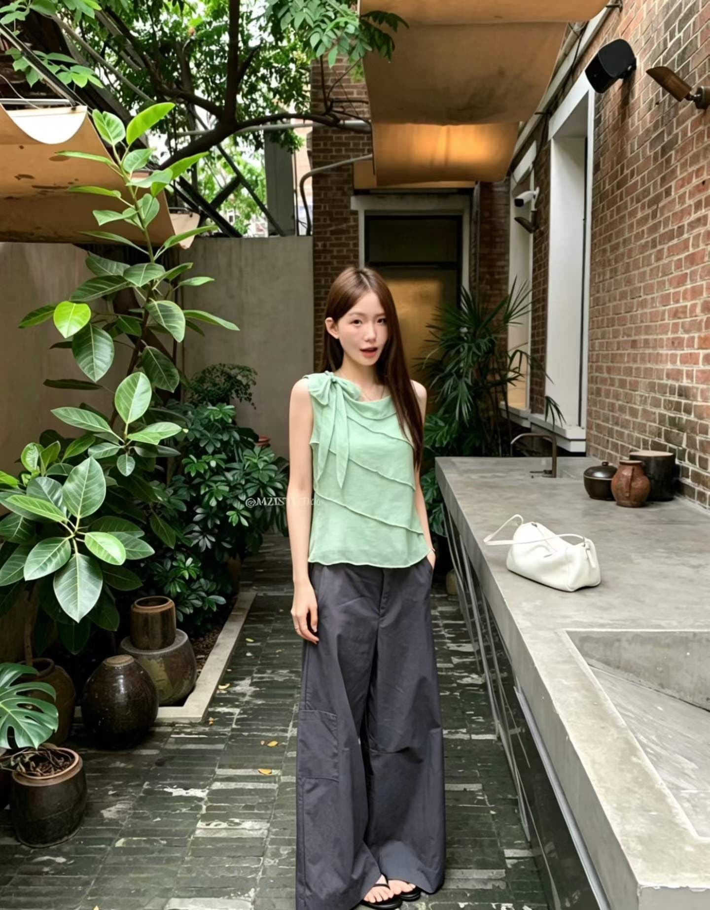 프랑스식 세련된 달콤함 우아함 바람 민소매 맨위 2026 여름 조끼 풀오버 연령 감소 슈퍼 잘 생긴 작은 셔츠 인기 상세 이미지 2