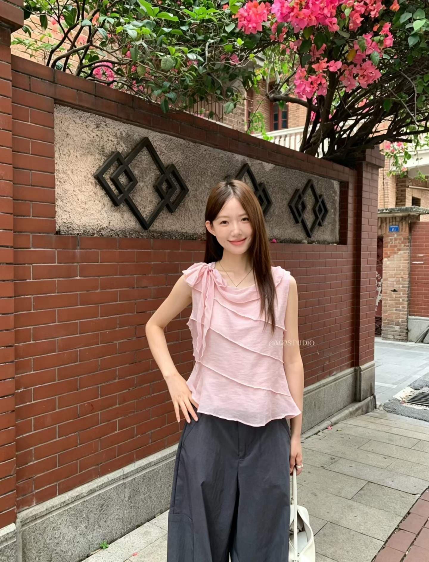 프랑스식 세련된 달콤함 우아함 바람 민소매 맨위 2026 여름 조끼 풀오버 연령 감소 슈퍼 잘 생긴 작은 셔츠 인기 상세 이미지 8