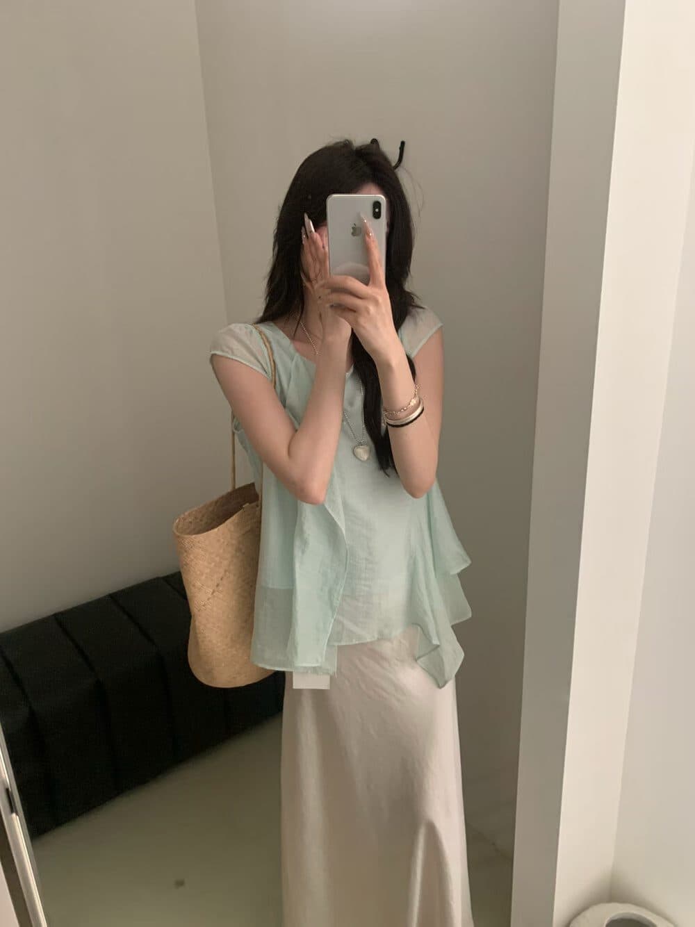 핑크색 불규칙 프릴 민소매 조끼 여성 여름 달콤한 스타일 작은 키 디자인 센스 루즈핏 오프숄더 맨위 이미지 4