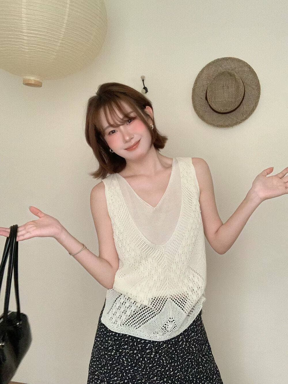 레트로 자카드 홀로우 아웃 V넥 니트 조끼 페이크 레이어드 여성 여름 품격 고유 한 휴가 오래된 돈 바람 민소매 맨위 이미지 2