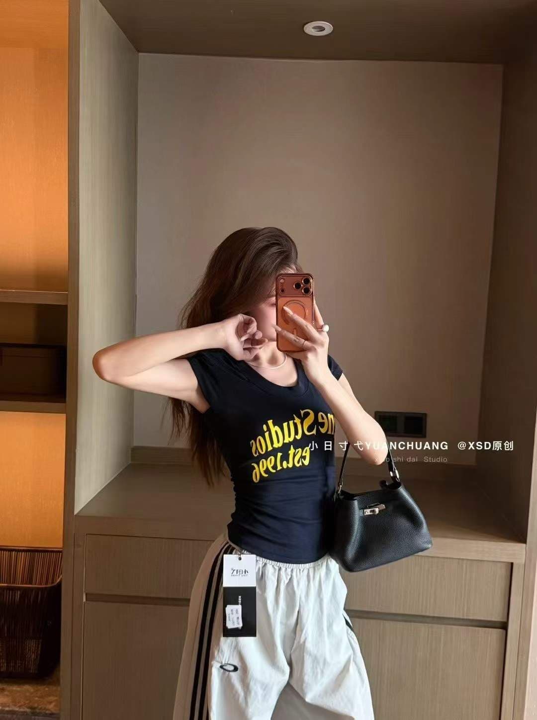 아메리칸 레트로 알파벳 프린트 몸매 가꾸기 반팔 티셔츠 여성 26 여름 허리 수축 u 칼라 핫걸 슬림해 보이는 쇼트 스타일 맨위 상세 이미지 18